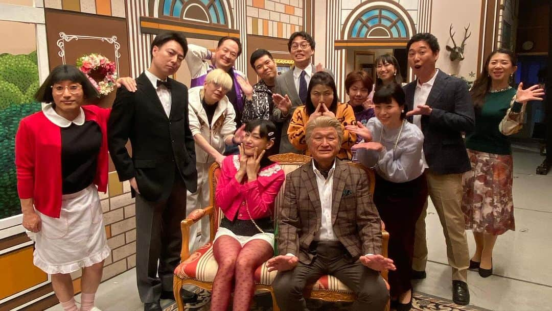 吉本新喜劇さんのインスタグラム写真 - (吉本新喜劇Instagram)「今週のよしもと祇園花月は...  🍬✨🍬✨🍬✨🍬✨  　#すっちー 座長週✌️  🍬✨🍬✨🍬✨🍬✨  「すち子の、狙われた財産」を 本日〜11日(月)まで毎日公演中🤩  金原さんのタトゥー🫢？！ だけでなく見どころ沢山ございます‼️  京都、すごい寒いです🥹 ぜひとも暖かくして🥹 お越しくださいませ〜☺️🌈  #吉本新喜劇 #すっちー 座長週 #すち子 #吉田ヒロ #青野敏行 #伊賀健二 #松浦真也 #信濃岳夫 #おやどまり #岩﨑タツキ #島田珠代 #たかおみゆき #井上安世 #金原早苗 #服部ひで子 #谷川友梨 #よしもと祇園花月」12月5日 16時02分 - yoshimotoshinkigeki