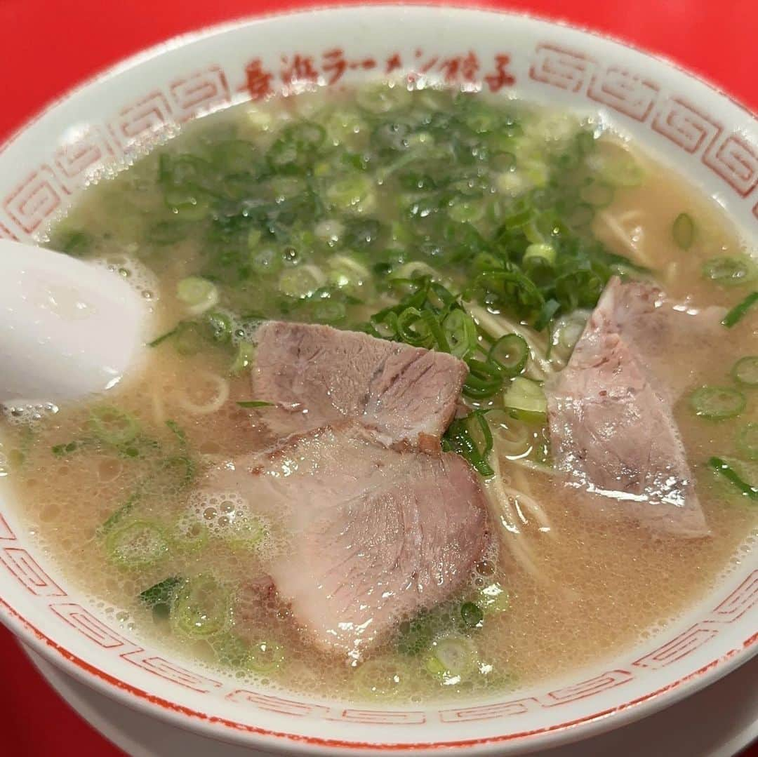 千佐真里奈のインスタグラム：「エンジニア山中さんおすすめ 福岡 ラーメン巡り  🍜長浜御殿  🍜海鳴  🍜ひろせ食堂  🍜丸星ラーメン  3日でラーメン4杯…! 〆のラーメンも 朝ラーメンも最高 思い出してまた食べたい。 ごちそうさまでした😋  #福岡 #博多ラーメン #長浜ラーメン #久留米 #久留米ラーメン #長浜御殿 #海鳴 #ひろせ食堂 #丸星ラーメン #ラーメン巡り」