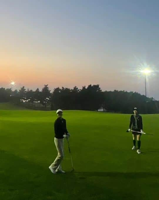 キム・サヒさんのインスタグラム写真 - (キム・サヒInstagram)「올해도 너무너무 즐거웠징 ⛳️  내년에는 실력좀 늘고싶다😅😆  #골프 #좋아」12月5日 16時18分 - ijoa0618_sahee