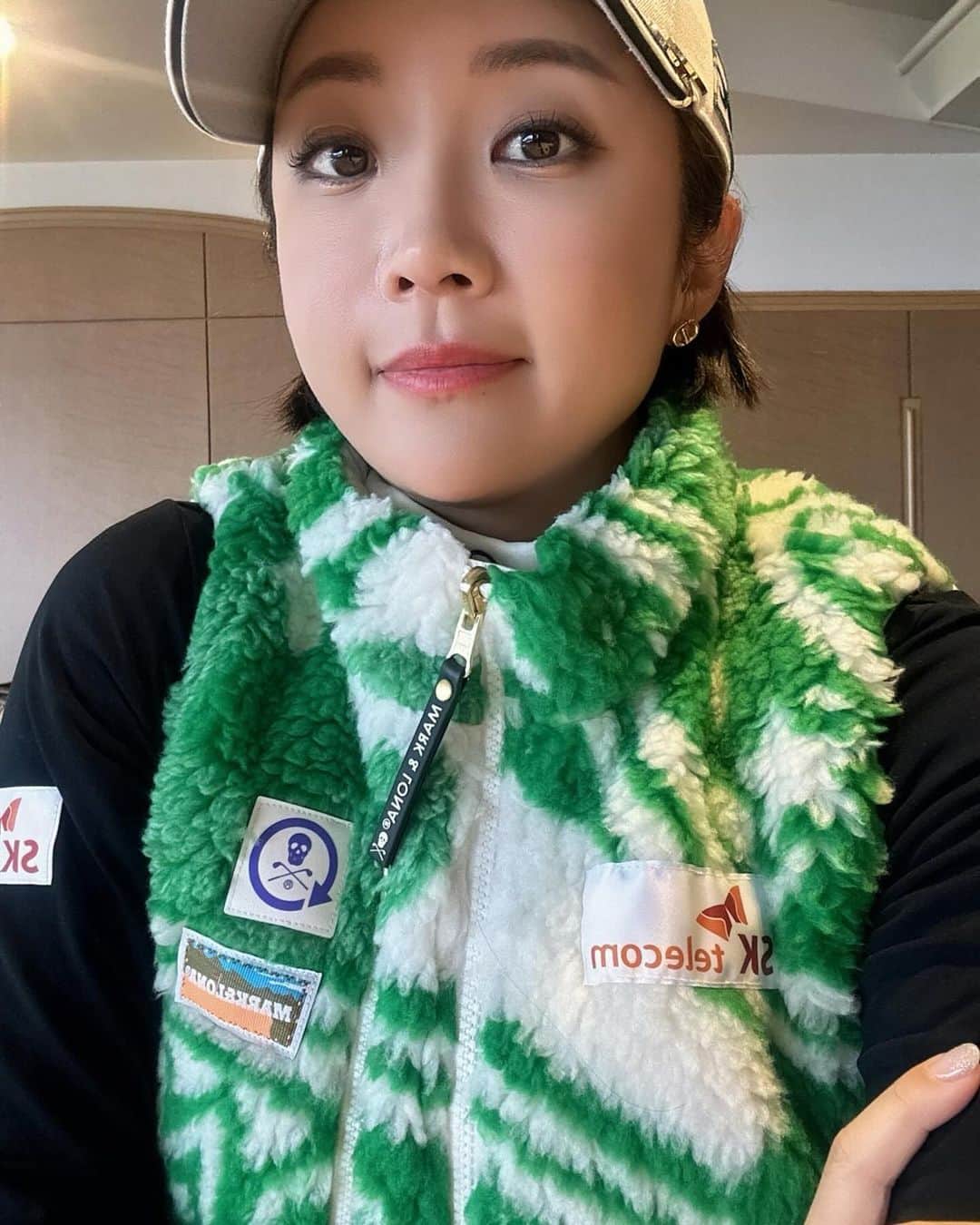 イ・ボミのインスタグラム：「- きょうはマークアンドロナのコンペでした⛳️ かっこいいウェアをきたゴルファーをみているだけで すごくたのしかったです🥰 マークアンドロナをいちどきたらやめられないですよね。 そしてスタッフさんたちがみんないいひとたちで いつもたのしいイベントです🫶🏻 みなさんほんとにありがとうございました❣️  #markandlona @markandlona #マークアンドロナ」