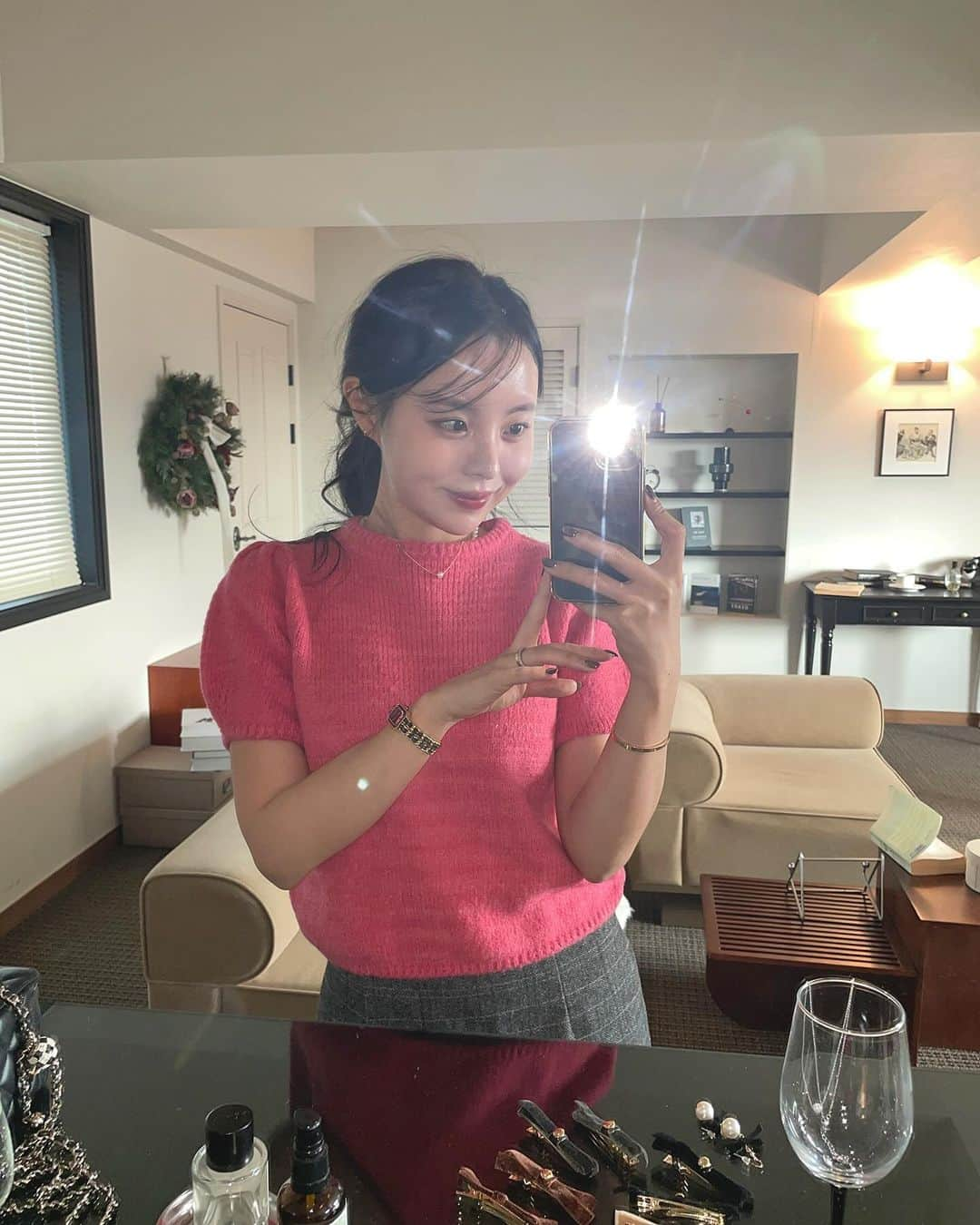 MeJiwooさんのインスタグラム写真 - (MeJiwooInstagram)「연말 분위기 낭낭 12-1✨ 너므나 귀여웠던 스튜디오의 곰돌이트리… 🧸🎄🤎🌟」12月5日 16時38分 - mejiwoo103