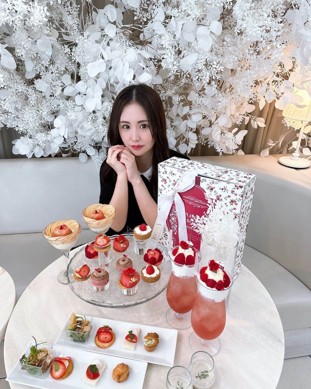 RANさんのインスタグラム写真 - (RANInstagram)「𝗮𝗳𝘁𝗲𝗿𝗻𝗼𝗼𝗻 𝘁𝗲𝗮🫖  #afternoontea #アフタヌーンティー #モスカバイジンジャーガーデン #moskabygingergarden #カフェ #cafe #表参道 #表参道カフェ」12月5日 17時00分 - rrran1015