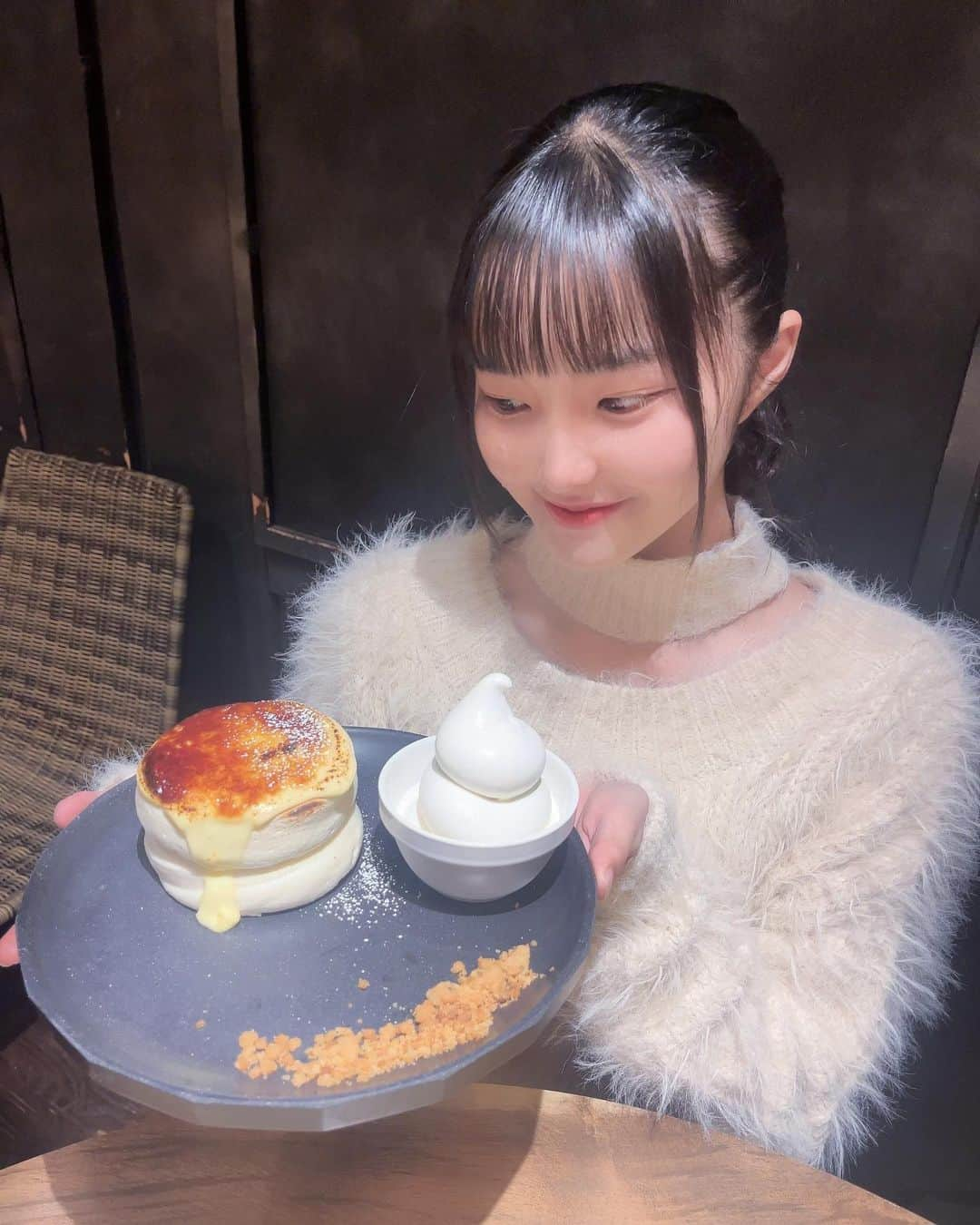 荻山こころさんのインスタグラム写真 - (荻山こころInstagram)「パンケーキ食べた！☺️ スイーツでパンケーキがいちばんすき パンケーキ(屋さん？)巡りしたい🥞🥞🥞 超美味しかった、、絶対また行く、、   #パンケーキカフェ  #パンケーキ  #jkブランド  #jk  #jkの素敵な思い出  #sjk  #カフェ」12月5日 17時00分 - ogiyama_kokoro