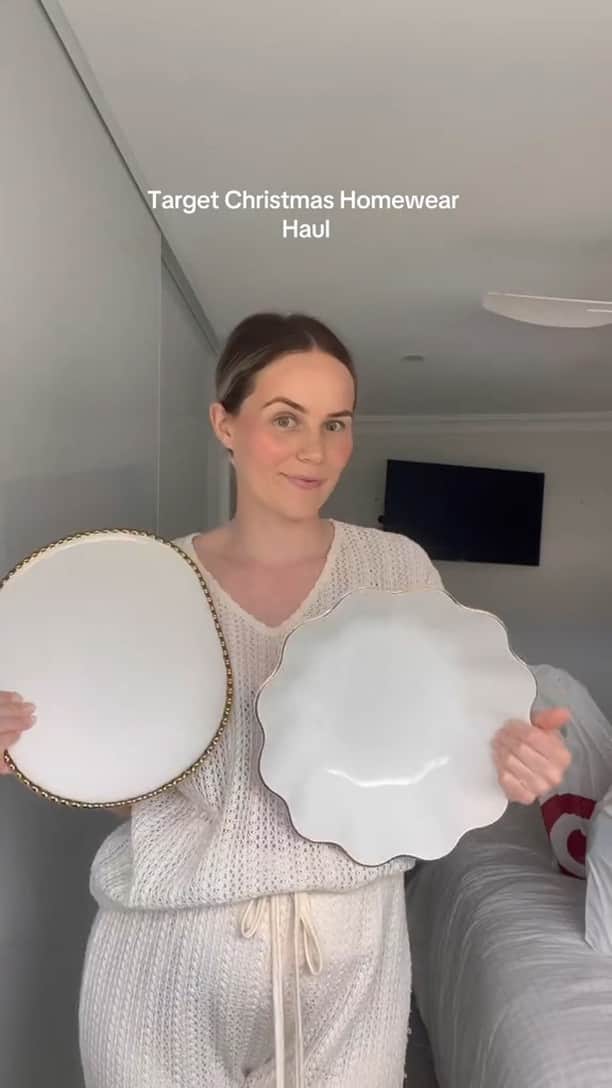 Target Australiaのインスタグラム：「Our Christmas range is 🤌 Perfect for hosting Christmas on a budget!  📹 @_rosenelson on Tiktok ❤️」