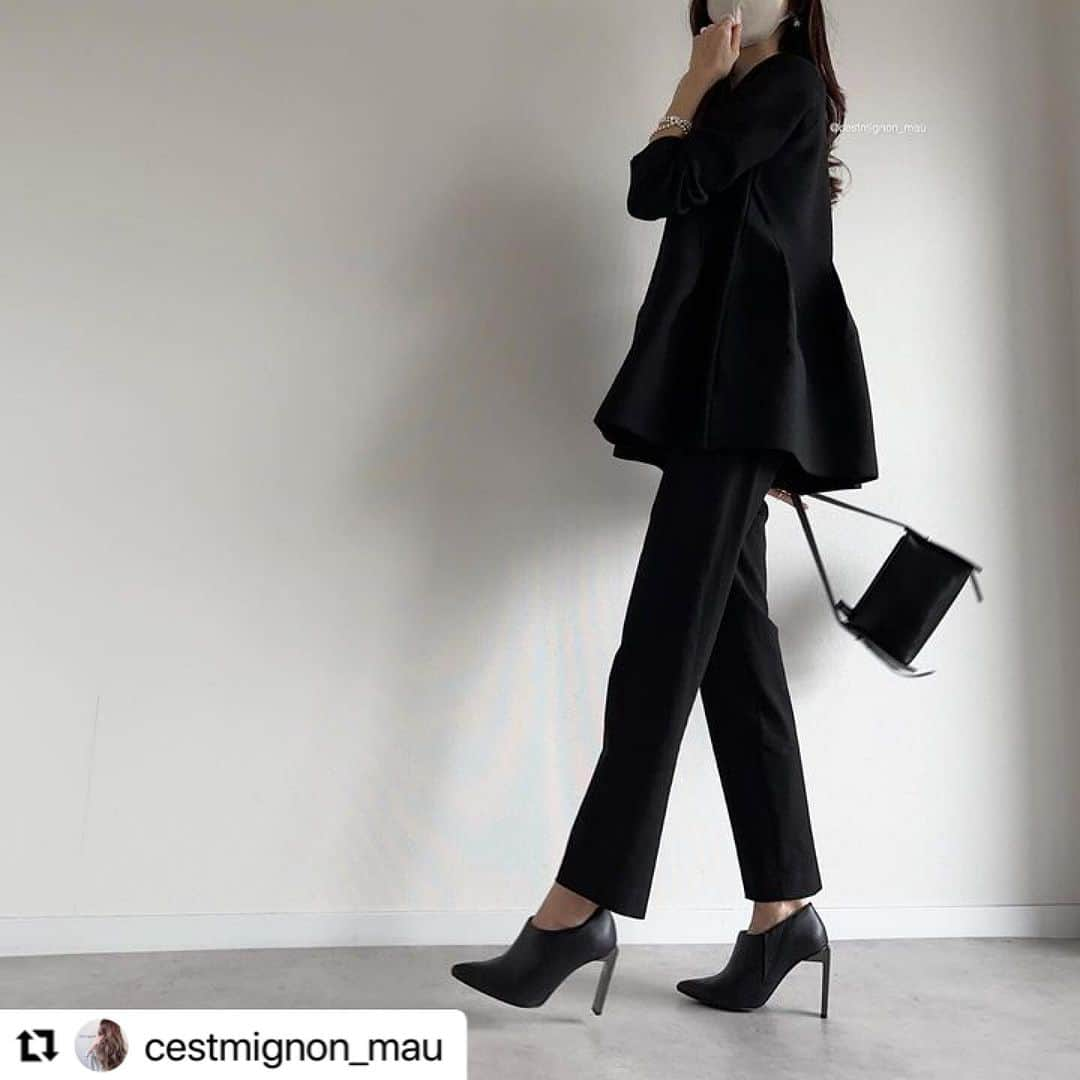 R_fashionのインスタグラム：「@cestmignon_mau さんにご紹介いただきました！ ありがとうございます🎀  -----  #Repost @cestmignon_mau with @use.repost ・・・ ぽわっとしたシルエットが可愛いニットをモノトーンでシックに🫶💓  程よく厚みのある編地でラインを拾わず体型カバー効果も🙆‍♀️❣️  knit▶︎ @kobe_lettuce #神戸レタス #フレアフォルムニット pants/outer▶︎ @uniqlo_jp #スマートアンクルパンツ /着丈長めXSサイズ #ダブルフェイスショートコート /Sサイズ bag/stole▶ @rakutenichiba.fashion shoes▶︎ 数年前   #高身長コーデ#大人女子#アラサーコーデ#きれいめカジュアル#大人カジュアル#潮流#时尚#ootd#着回しコーデ#着まわしコーデ#骨格ウェーブ#イエベ#プチプラコーデ#プチプラファッション#30代ファッション#秋コーデ#神戸レタスアンバサダー#レタジョ#大人可愛い#パンツコーデ#パンツスタイル#モノトーンコーデ#オフィスカジュアル#ユニクロコーデ  ─────────────────────  いつも投稿をご覧いただきありがとうございます！ 楽天市場ファッションアカウントでは 最新トレンドや新作アイテムを更新中📷 #楽天コーデ をつけて投稿すると記事やSNSで紹介されるかも…✨  人気アイテムやセール情報もいち早くお届け♪ いいね・フォローお待ちしてます♡ ▼▼▼ @rakutenichiba.fashion  ─────────────────────」