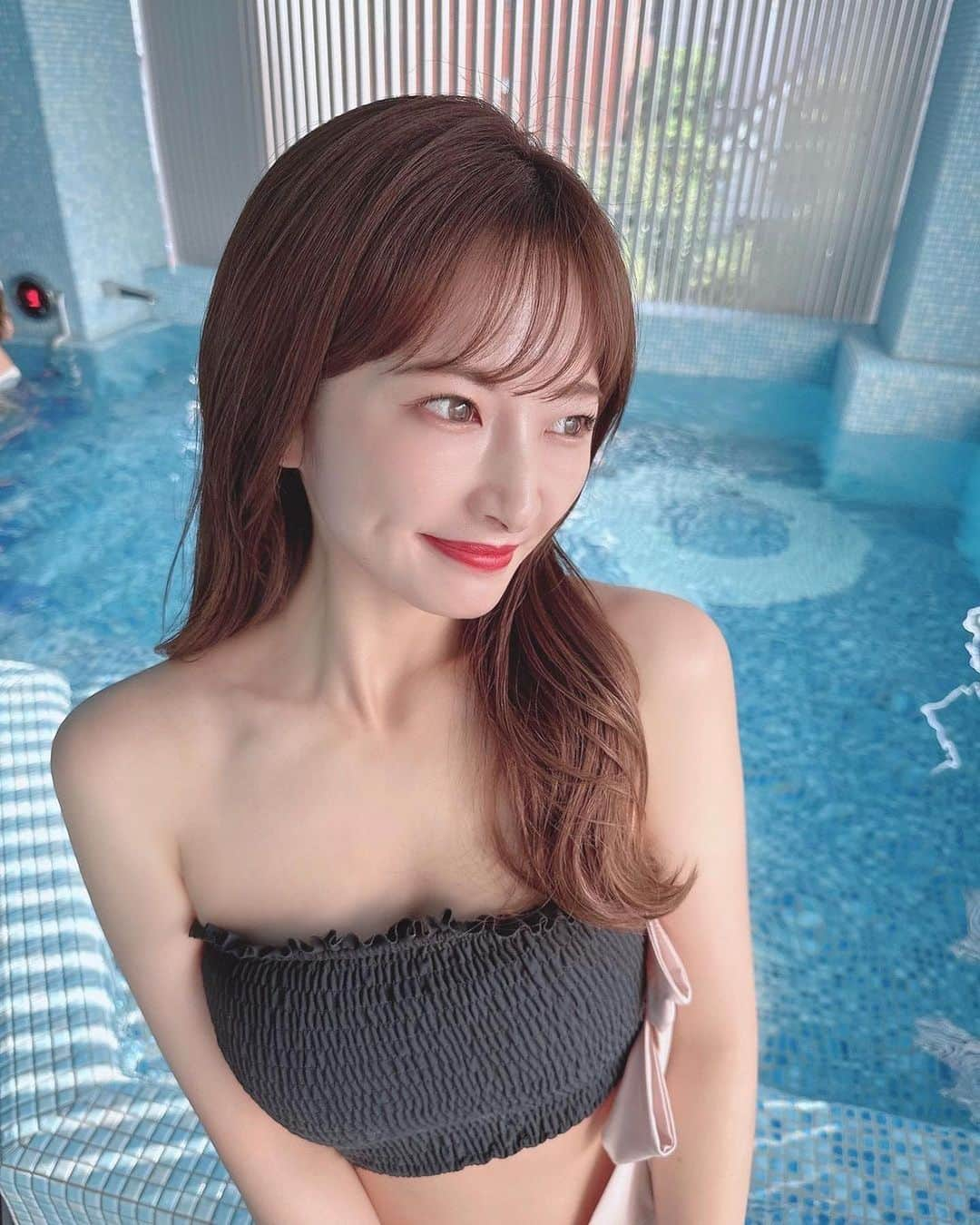 美女美容事情さんのインスタグラム写真 - (美女美容事情Instagram)「《"8"ﾎﾃﾙﾌﾟｰﾙ⛱️⛲️》 *⁠ リポストを使って素敵な美女の投稿を紹介させて頂く【ビジョビ💄美女美容事情💅】のコーナーです✨ *⁠ 今回ご紹介させて頂きますのは!!👀❤︎⁠⠀ 小林さやかさん< @saya.914 >の素敵なお写真📸⁠⠀⁠⠀⁠⠀⁠ *⁠⠀⁠⠀⁠⠀⁠⠀ 豪華なﾎﾃﾙのﾌﾟｰﾙに美しい水着美女💙🩵 8の文字が可愛くて映えまくりですね🤩❣️ *⠀⁠⠀⁠⠀⁠⠀⁠⠀ 小林さやかさん< @saya.914 > ⁠⠀⁠⠀⁠⠀⁠⠀ 素敵な投稿ありがとうございました☺️📸✨ *⠀⁠⠀⁠⠀⁠⠀⁠⠀ 小林さやかさんのアカウントには他にも素晴らしい投稿が沢山ありますので是非覗いてみてくださいね💁‍♀️💙⁠⠀⁠⠀⁠⠀⁠⠀ *⠀⁠⠀⁠⠀⁠⠀⁠⠀ △▼△▼△▼△▼△▼△▼△▼△▼△▼ ⁠⠀⁠⠀⁠⠀ ❤🧡💛「美女美容事情」💚💙💜⠀⠀⠀⠀⠀⠀⠀⠀⠀⠀⠀⠀⠀⠀⁠⠀⁠⠀⁠⠀⁠⠀⁠⠀ 👇掲載ご希望の方は👇⠀⠀⠀⠀⠀⠀⠀⠀⠀⠀⠀⠀⠀⠀⠀⁠⠀⁠⠀⁠⠀⁠⠀⁠⠀ @b_b_j.jタグ付けと🖤 #ビジョビ ⁠⠀ 🖤タグ付けお願いします✨⠀⠀⠀⠀⠀⠀⠀⠀⠀⠀⠀⠀⠀⠀⠀⁠⠀⁠⠀⁠⠀⁠⠀⁠⠀ △▼△▼△▼△▼△▼△▼△▼△▼△▼ ⁠⠀⁠ #湘南 #8ホテル #ホテル #サウナ #スパ #sauna #8hotel #hotel #神奈川サウ#関東サウナ #サウナシュラン#サウナ #水風呂#サ活 #サウナ好き #サウナ好きな人と繋がりたい #サウナ女子#水着#プール#撮影#ポートレート#サロモ#サロンモデル#海#旅行#herlipto#女子会#コーデ#スパ#プール」12月5日 17時05分 - b_b_j.j