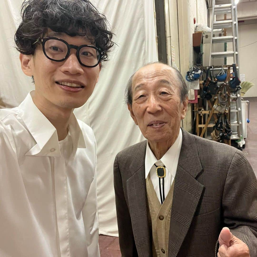 もりやすバンバンビガロさんのインスタグラム写真 - (もりやすバンバンビガロInstagram)「やなぎ浩二師匠とお写真撮っていただきました！ #師匠お写真お願いします  #チャッソやろか？ #師匠ありがとうございますでも写真なので大丈夫です #チャッソやらんでええのか？チャッソやるで！ #師匠ありがとうございます！でも大丈夫です #チャッソ」12月5日 17時16分 - moriyasubanbanbigaro