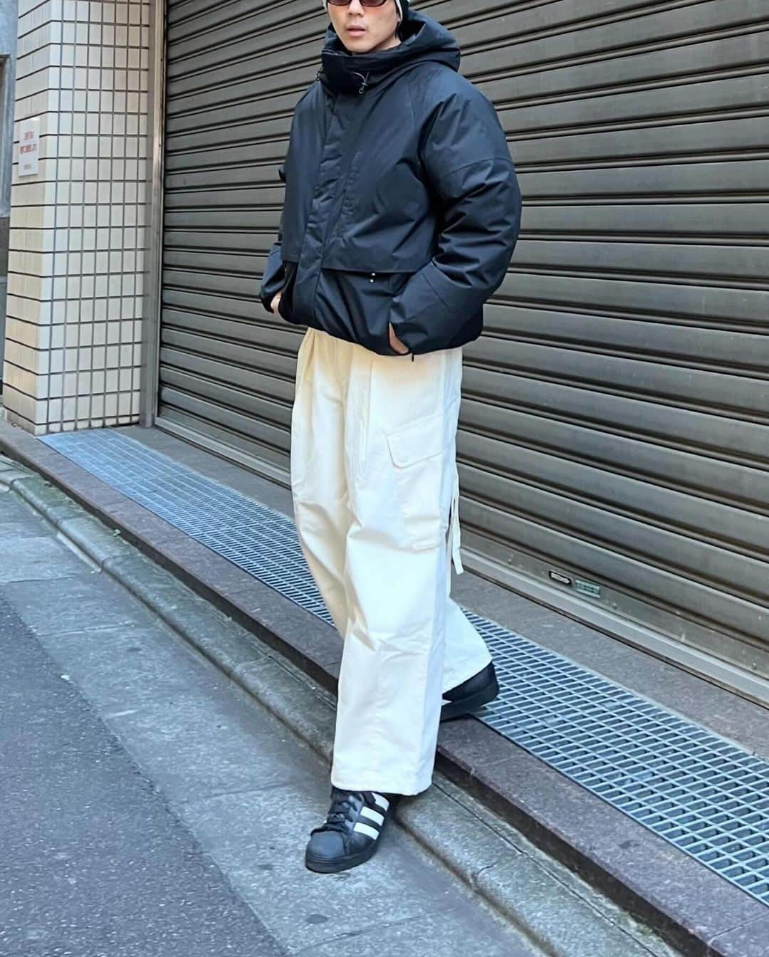 レイジブルーさんのインスタグラム写真 - (レイジブルーInstagram)「【PICK UP COORDINATE】  ▪︎【AIRTHERMAL】エアサーマルマウンテンパーカー(905946) 　¥14,960 (tax in)  ———————————————  WEBストアはプロフィールURLからチェック✨ ▶️ @rageblue_official   #RAGEBLUE#レイジブルー #rageblue_women  #fashion#カジュアル #カジュアルコーデ#きれいめコーデ #メンズライク#メンズライクコーデ #メンズライク女子#メンズライクファッション #ユニセックス#ユニセックスコーデ  #冬アウター#冬アウターコーデ  #ダウン#ダウンジャケット#ダウンジャケットコーデ  #トラックパンツ#トラックパンツコーデ  #スポーツミックス#スポーツMIX #カーゴパンツ#カーゴパンツコーデ #着回し#着回しコーデ」12月5日 17時35分 - rageblue_official