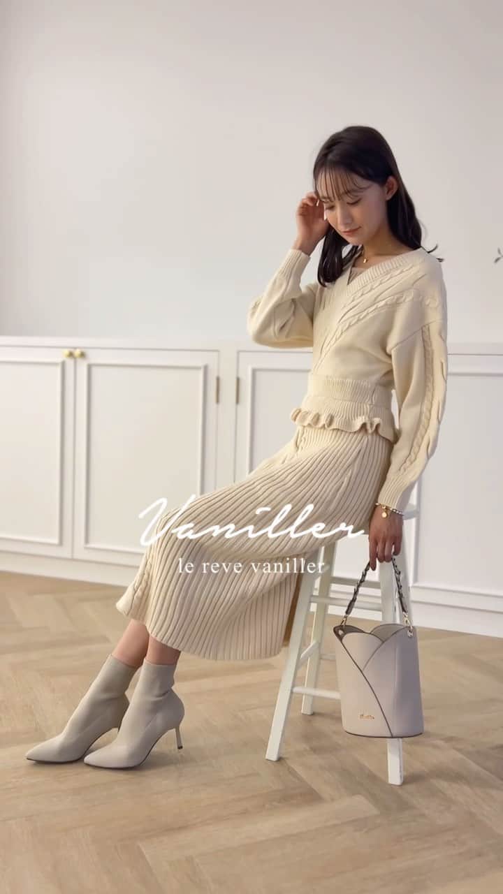 のインスタグラム：「December collection and more・・・🤍  他のアイテムが気になった方は、 @lerevevaniller プロフィールから 公式サイトをチェック🔍  SHOP：@joint_space #lerevevaniller #vaniller #中田絵里奈 #jointspace #ヴァニレ」