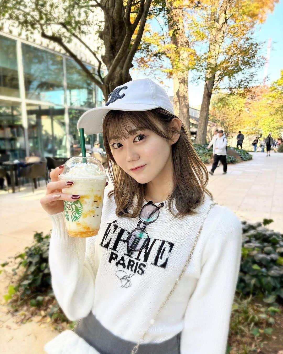 美女美容事情さんのインスタグラム写真 - (美女美容事情Instagram)「《紅葉×スタバ🍁🧋🗽》 *⁠ リポストを使って素敵な美女の投稿を紹介させて頂く【ビジョビ💄美女美容事情💅】のコーナーです✨ *⁠ 今回ご紹介させて頂きますのは!!👀❤︎⁠⠀ 久木田菜々夏さん< @nanaka_kukita >の素敵なお写真📸⁠⠀⁠⠀⁠⠀⁠ *⁠⠀⁠⠀⁠⠀⁠⠀ 可愛ぎる美女とスタバ💚🤎 紅葉デート気分になれますね🥰🌟 *⠀⁠⠀⁠⠀⁠⠀⁠⠀ 久木田菜々夏さん< @nanaka_kukita > ⁠⠀⁠⠀⁠⠀⁠⠀ 素敵な投稿ありがとうございました☺️📸✨ *⠀⁠⠀⁠⠀⁠⠀⁠⠀ 久木田菜々夏さんのアカウントには他にも素晴らしい投稿が沢山ありますので是非覗いてみてくださいね💁‍♀️💙⁠⠀⁠⠀⁠⠀⁠⠀ *⠀⁠⠀⁠⠀⁠⠀⁠⠀ △▼△▼△▼△▼△▼△▼△▼△▼△▼ ⁠⠀⁠⠀⁠⠀ ❤🧡💛「美女美容事情」💚💙💜⠀⠀⠀⠀⠀⠀⠀⠀⠀⠀⠀⠀⠀⠀⁠⠀⁠⠀⁠⠀⁠⠀⁠⠀ 👇掲載ご希望の方は👇⠀⠀⠀⠀⠀⠀⠀⠀⠀⠀⠀⠀⠀⠀⠀⁠⠀⁠⠀⁠⠀⁠⠀⁠⠀ @b_b_j.jタグ付けと🖤 #ビジョビ ⁠⠀ 🖤タグ付けお願いします✨⠀⠀⠀⠀⠀⠀⠀⠀⠀⠀⠀⠀⠀⠀⠀⁠⠀⁠⠀⁠⠀⁠⠀⁠⠀ △▼△▼△▼△▼△▼△▼△▼△▼△▼ ⁠⠀⁠ #紅葉 #紅葉スポット#スタバ #代官山 #紅葉シーズン #紅葉コーデ #紅葉デート」12月5日 17時34分 - b_b_j.j