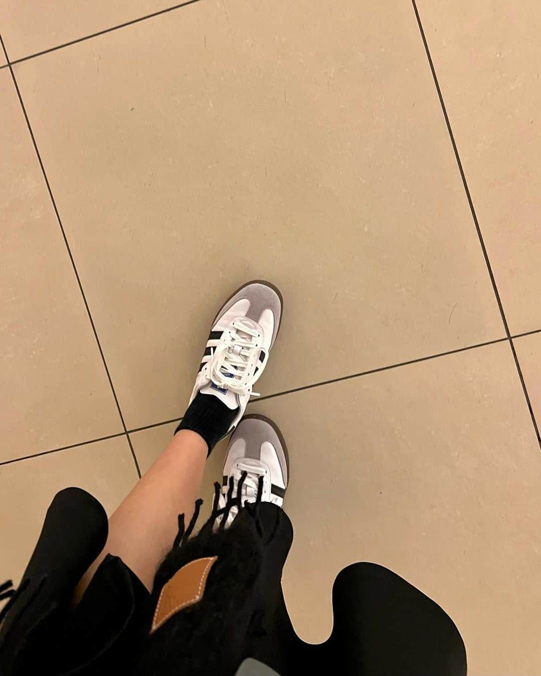 大川成美さんのインスタグラム写真 - (大川成美Instagram)「adidas SAMBA OG👟 23cmだけど24cm😛🩷  #adidas #samba #sambaog」12月5日 17時29分 - naru_coco