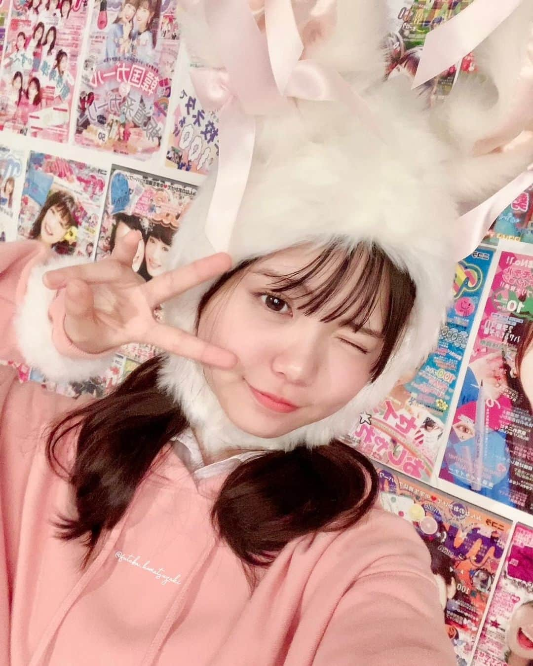 小松崎ふたばのインスタグラム：「🌱🎀  ニコラ1・2月合併号　なんでもランキングのオフショット🐰 2023年の流行をランキング形式で発表🥇🥈🥉今年も色々あったね！すでに懐かしいものもあるかも？  #ニコラ1_2月合併号#ニコラ#nicola#ニコモ#小松崎ふたば#🌱🎀」