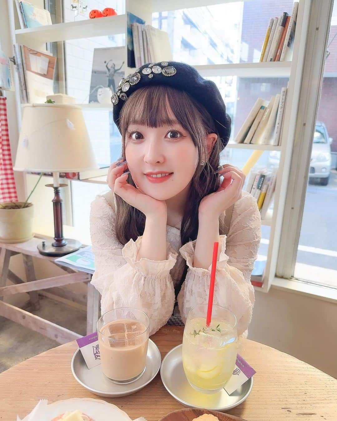 谷口夢奈さんのインスタグラム写真 - (谷口夢奈Instagram)「🍩 ⁡ ⁡ この種類のクリームドーナツ好きで… もっちもちな生地、罪なカロリー爆弾💣 おいしくない訳ないじゃん😭 ⁡ スコーンもあった！ アールグレイ味に弱くて見つけたら絶対買う… おいしそうなパン他にもたくさんありました！ ⁡ ⁡ ⁡ #chigaya #chigayabakery #chigayakuramae #cafe #cafestagram #kuramae #蔵前カフェ #カフェ #カフェ巡り #クリームドーナツ #生ドーナツ #셀스타그램 #데일리룩 #오오티디 #카페 #먹스타그램 #맛스타그램」12月5日 17時51分 - yuna_tani