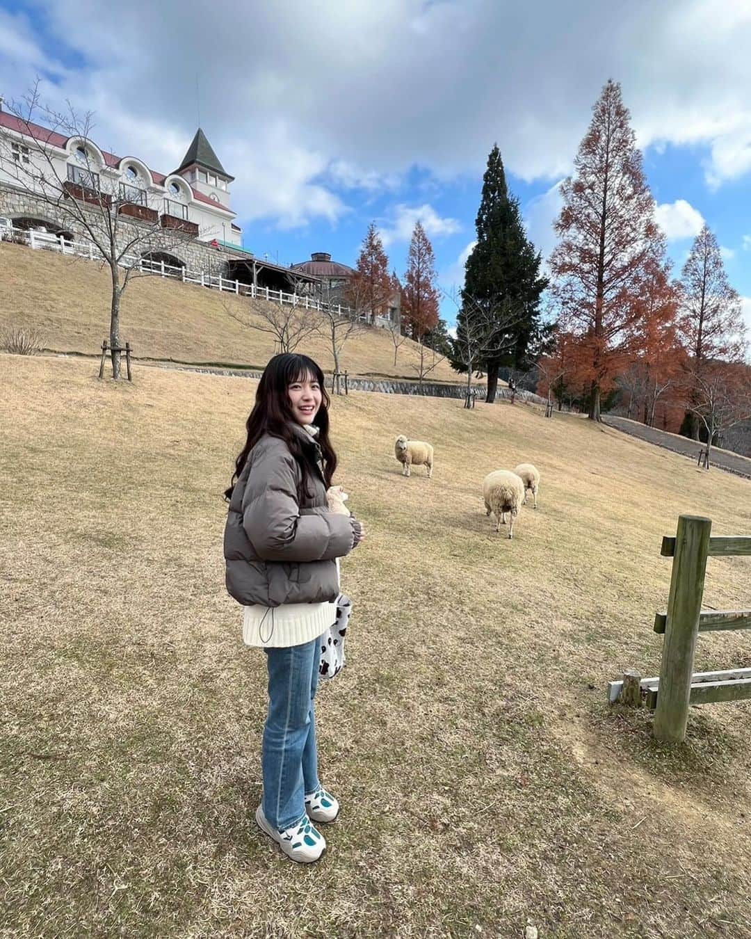 門脇更紗さんのインスタグラム写真 - (門脇更紗Instagram)「リフレッシュ！！！  🍁🐄🐑🐏🐎🐐🌳」12月5日 17時45分 - sarasagram