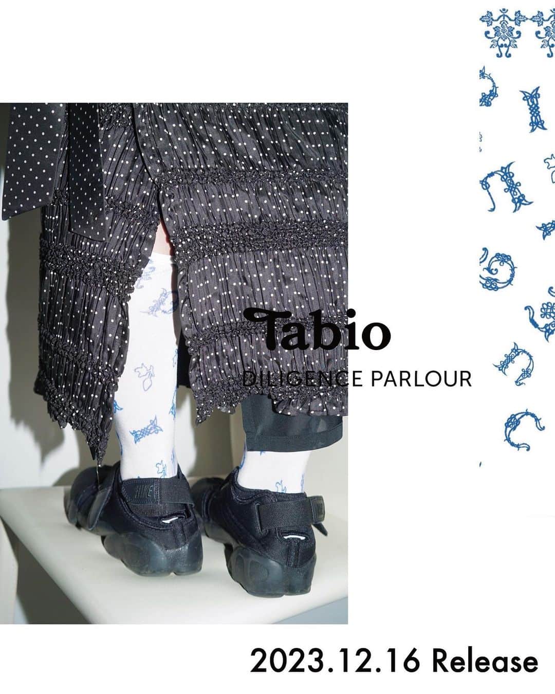 靴下屋公式アカウント（tabio）さんのインスタグラム写真 - (靴下屋公式アカウント（tabio）Instagram)「. DILIGENCE PARLOUR / Tabio　Limited socks  2023.12.16 Sat Release ⁡  植物の可能性と創造性を探求し、  そこから生まれる文化的価値と新しいコミュニケーションを 日々のくらしの中に提供するフラワーショップ  DILIGENCE PARLOURとのコラボレーションソックスを発売します。  第二弾となる今回ははレディース6柄に加えて、 メンズサイズの2柄もご用意しました。 花とプリントが織りなす新しいデザインをお楽しみください。  【販売店舗】 ・Tabio 表参道ヒルズ店 ・Tabio 六本木ヒルズ店 ・Tabio Japan GINZA SIX 店 ・Tabio KITTE 店 ・DILIGENCE PARLOUR オンラインストア  #DILIGENCEPARLOUR  #Tabio  #DILIGENCEPARLOURxTabio  #flower #socks」12月5日 17時55分 - tabio.jp