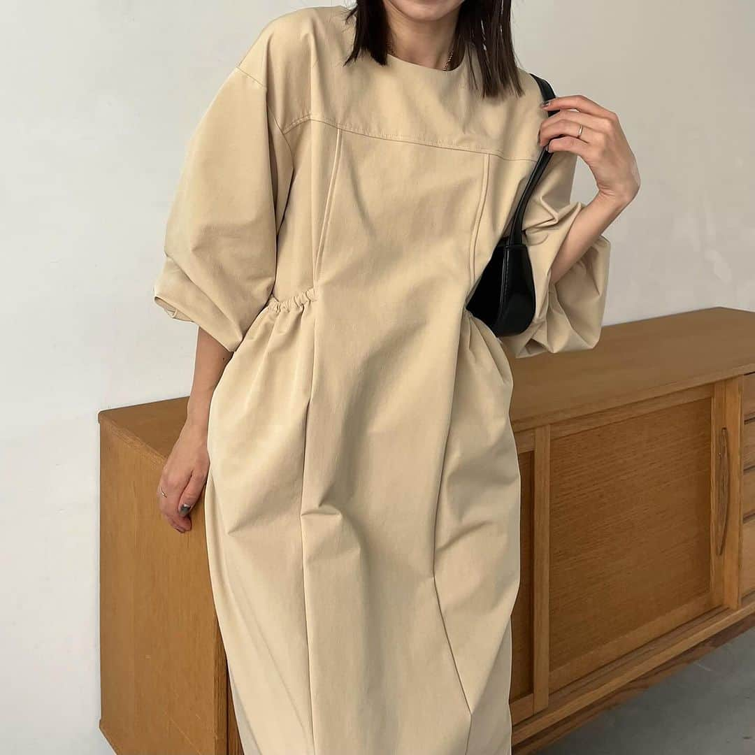 CAPRICIEUX LE'MAGEさんのインスタグラム写真 - (CAPRICIEUX LE'MAGEInstagram)「【recommend】 ⁡ ⁡ ⁡ ⁡ ⁡ ⁡ ☑︎ギャザーポケットワンピース graige / beige / black ⁡   ⁡ ⁡ ハイウエスト位置に付いたギャザーポケットが スタイルアップ効果のあるワンピース ⁡ 伸縮性があり長時間の着用も着心地がよく 旅行などにもおすすめ◎ ⁡ ⁡ ⁡ ⁡ ⁡ ⁡ ⁡ #capricieuxlemage#カプリシュレマージュ#大人カジュアル#ootd#置き画#シンプルコーデ#きれいめコーデ#きれいめカジュアル#低身長コーデ#高身長コーデ#シンプルコーデ#淡色#ベージュコーデ#淡色コーデ#淡色女子#大人カジュアル#カジュアルコーデ#ワンピース #ワンピースコーデ」12月5日 17時59分 - capricieux_lemage