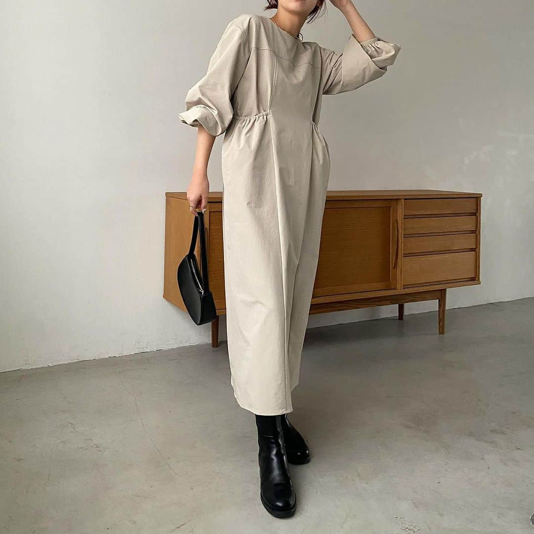 CAPRICIEUX LE'MAGEさんのインスタグラム写真 - (CAPRICIEUX LE'MAGEInstagram)「【recommend】 ⁡ ⁡ ⁡ ⁡ ⁡ ⁡ ☑︎ギャザーポケットワンピース graige / beige / black ⁡   ⁡ ⁡ ハイウエスト位置に付いたギャザーポケットが スタイルアップ効果のあるワンピース ⁡ 伸縮性があり長時間の着用も着心地がよく 旅行などにもおすすめ◎ ⁡ ⁡ ⁡ ⁡ ⁡ ⁡ ⁡ #capricieuxlemage#カプリシュレマージュ#大人カジュアル#ootd#置き画#シンプルコーデ#きれいめコーデ#きれいめカジュアル#低身長コーデ#高身長コーデ#シンプルコーデ#淡色#ベージュコーデ#淡色コーデ#淡色女子#大人カジュアル#カジュアルコーデ#ワンピース #ワンピースコーデ」12月5日 17時59分 - capricieux_lemage