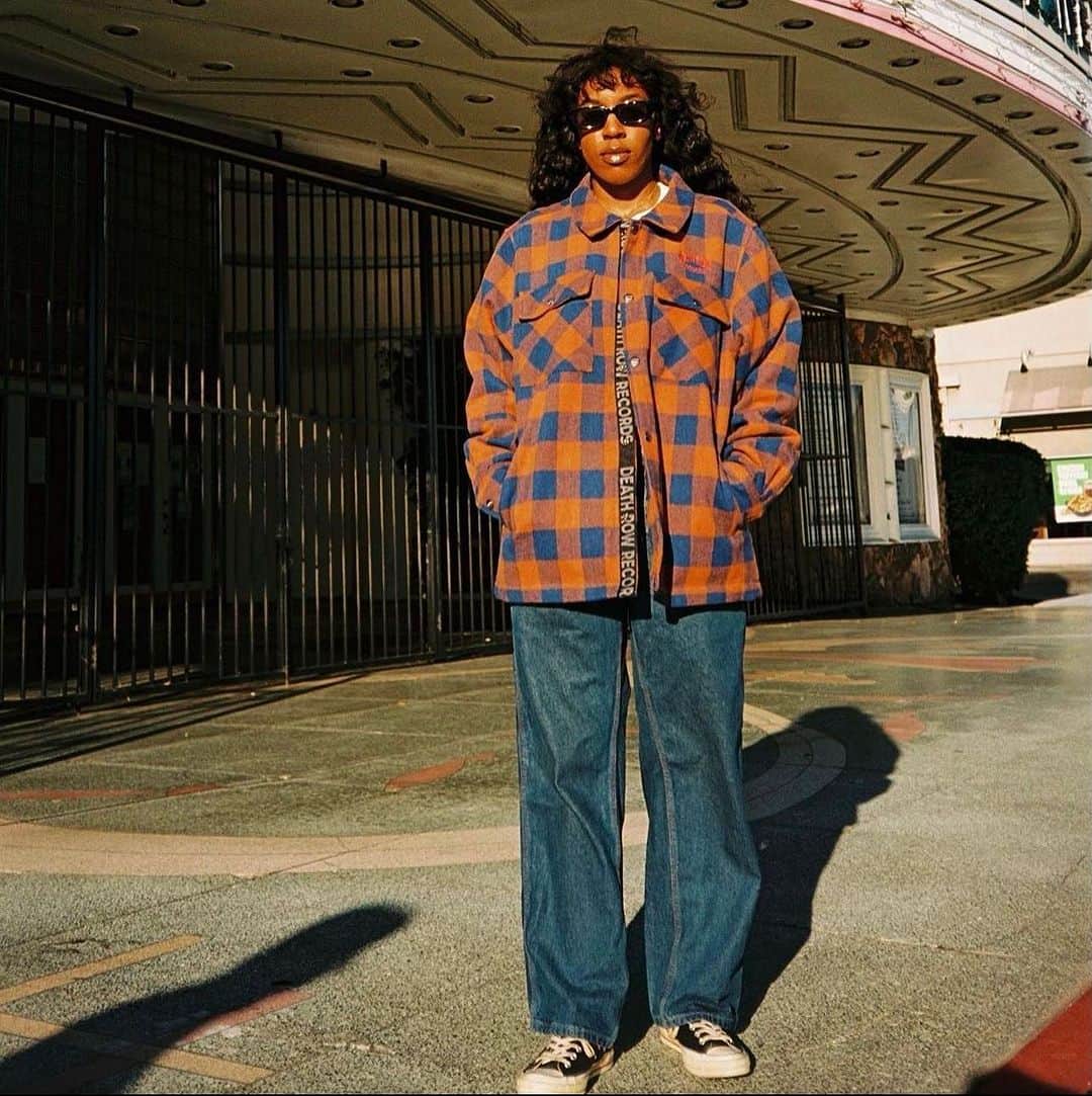 Crooks & Castlesのインスタグラム：「Death Row Records Flannel Jacket 🥶   Repost: @snoopysclothing」