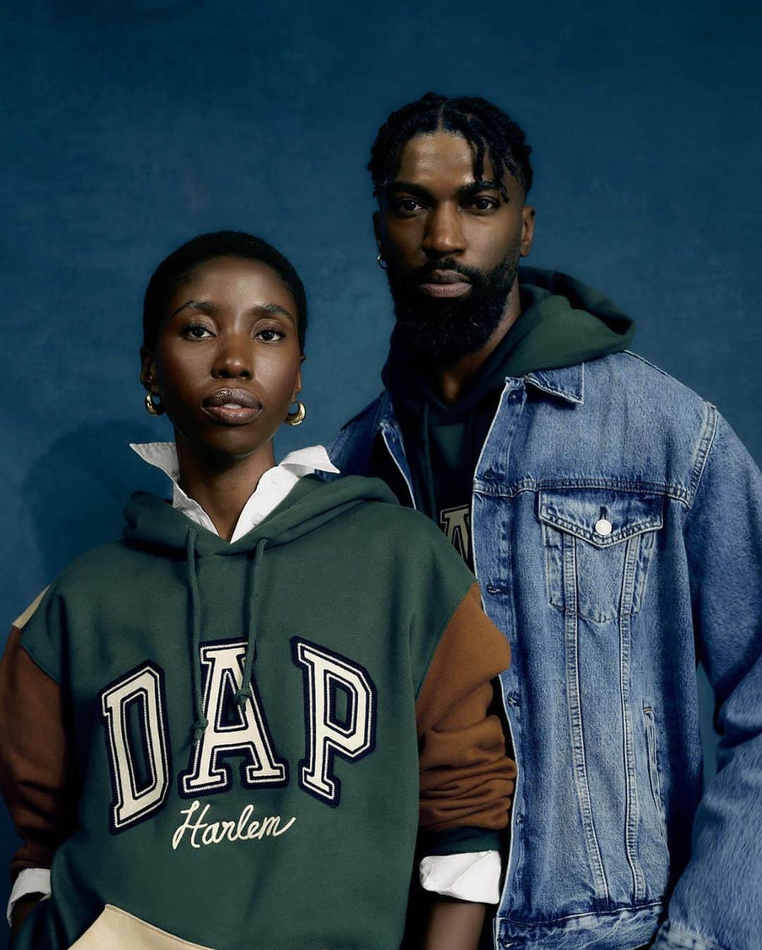 GAPのインスタグラム：「Giannina Oteto and Chaz Anthony for DAP × GAP.  Shot by Joshua Kissi.  Link in bio to explore the full DAP × GAP collection.」