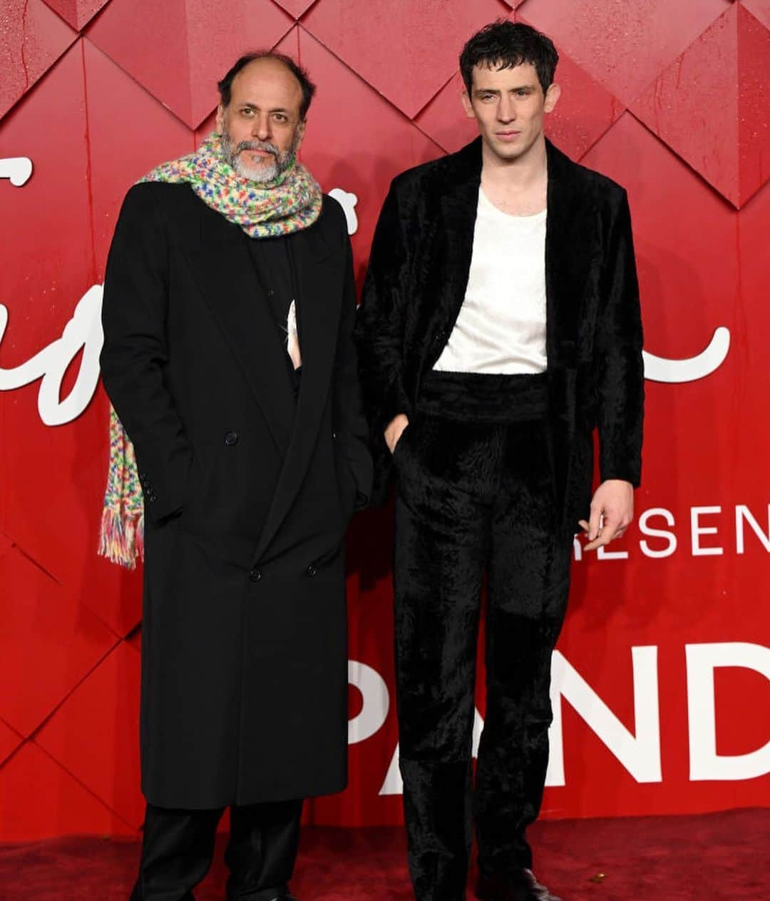 JWアンダーソンさんのインスタグラム写真 - (JWアンダーソンInstagram)「Thank you to the British Fashion Council, as Creative Director Jonathan Anderson is awarded ‘Designer of the Year’, accompanied by Luca Guadagnino on behalf of JW Anderson  #jwanderson #tfa」12月6日 3時33分 - jw_anderson