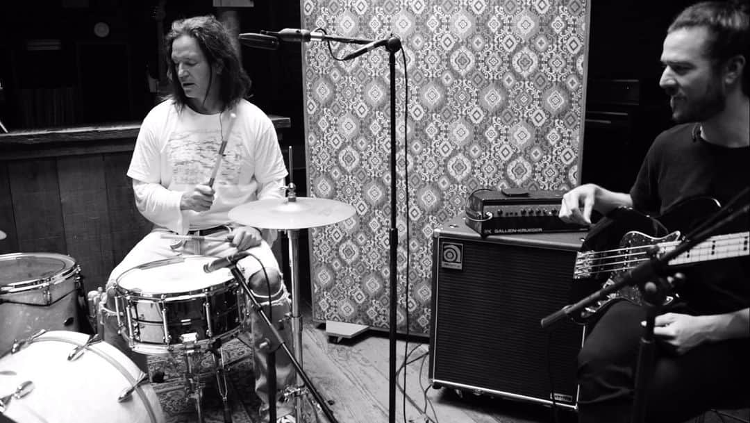 Third Eye Blindのインスタグラム：「When SJ takes over for Brad.」