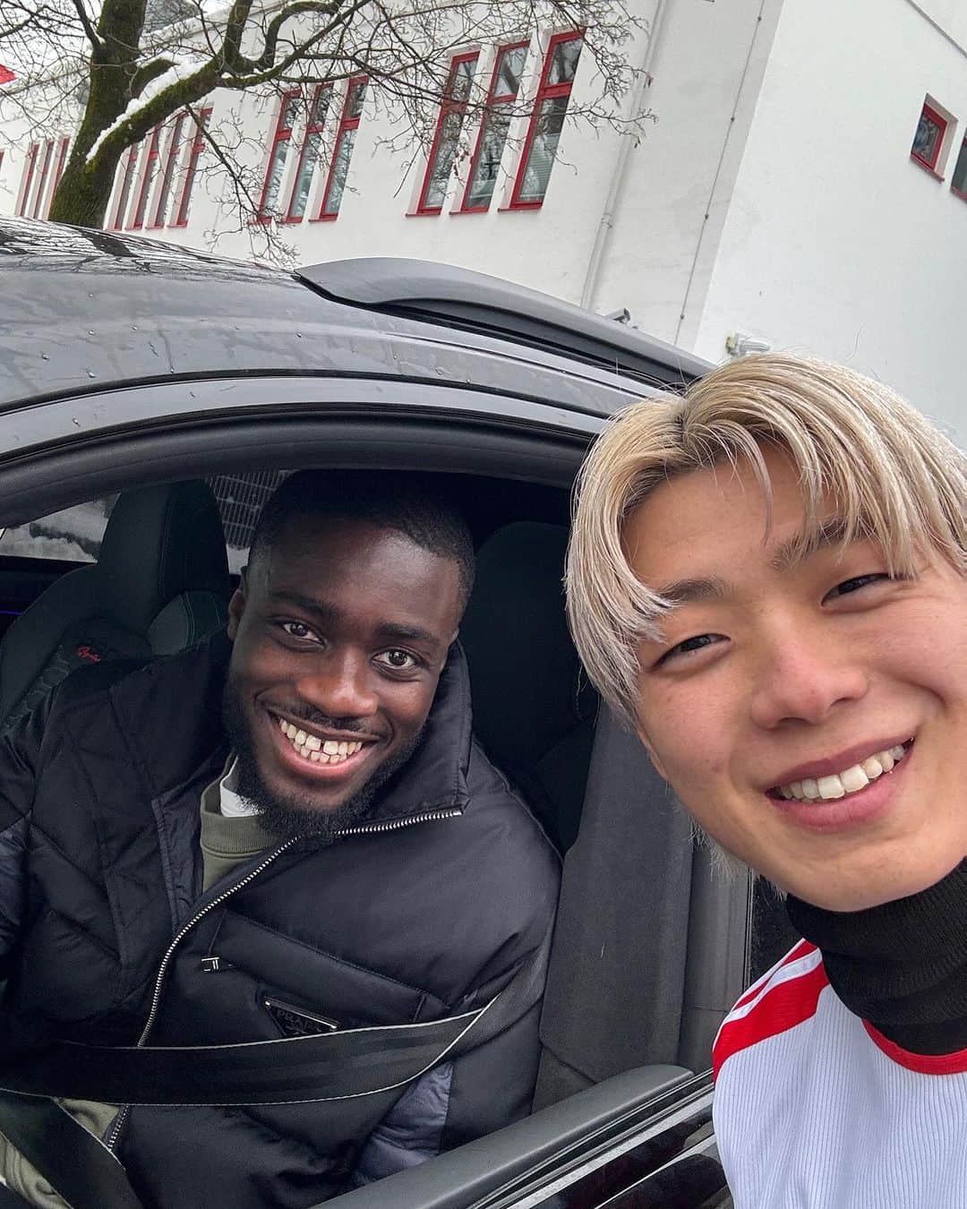 木村太陽のインスタグラム：「FC Bayern München 🇩🇪  Thank you so much 🤩🤩🤩  I will keep to support them📣  #fcbayern #fcbayernmunich #fcbayernmünchen」