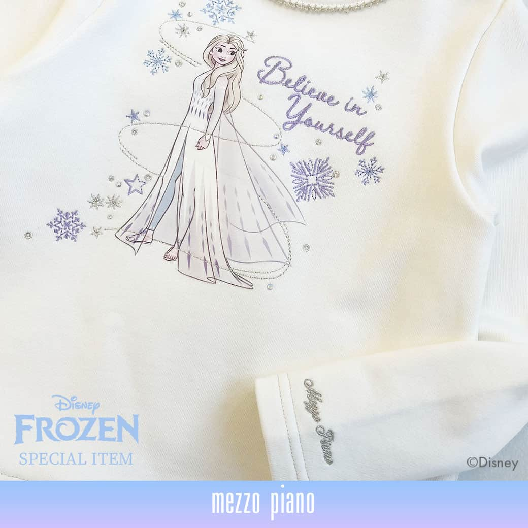 mezzo pianoのインスタグラム：「❄️SPECIAL ITEM❄️ 　 Disneyの大人気作品『アナと雪の女王2』とメゾ ピアノのスペシャルアイテムが発売決定！  2人のプリンセス、アナとエルサをイメージしたカラーやモチーフをメゾ ピアノらしいデザインに！ 憧れのプリンセス気分が楽しめる心躍るアイテムが揃います♡ 　 　 ■店舗発売日：2023年12月9日(土) ■販売場所：全国百貨店内 メゾ ピアノ店舗、公式オンラインショップ「ナルミヤオンライン」 ※ナルミヤオンラインは入荷次第順次発売予定 　 ＊入荷、在庫状況は店舗によって異なる場合がございます。 ご利用の店舗にお問い合わせ下さい。 ＊オンラインの入荷・在庫状況についてはナルミヤオンラインまでお問い合わせ下さい。 ************************* 　 @narumiyaonline_official #mezzopiano #メゾピアノ #disney #ディズニー #アナと雪の女王 #アナと雪の女王2 #FROZEN #エルサ #アナ #オラフ #jsコーデ #キッズコーデ女の子 #キッズコーデ #キッズファッション #ナルミヤオンライン #むすめふく #instafashion #kidscode #子供服 #子供服通販 #narumiyaonline #女の子コーデ #女の子ママ」