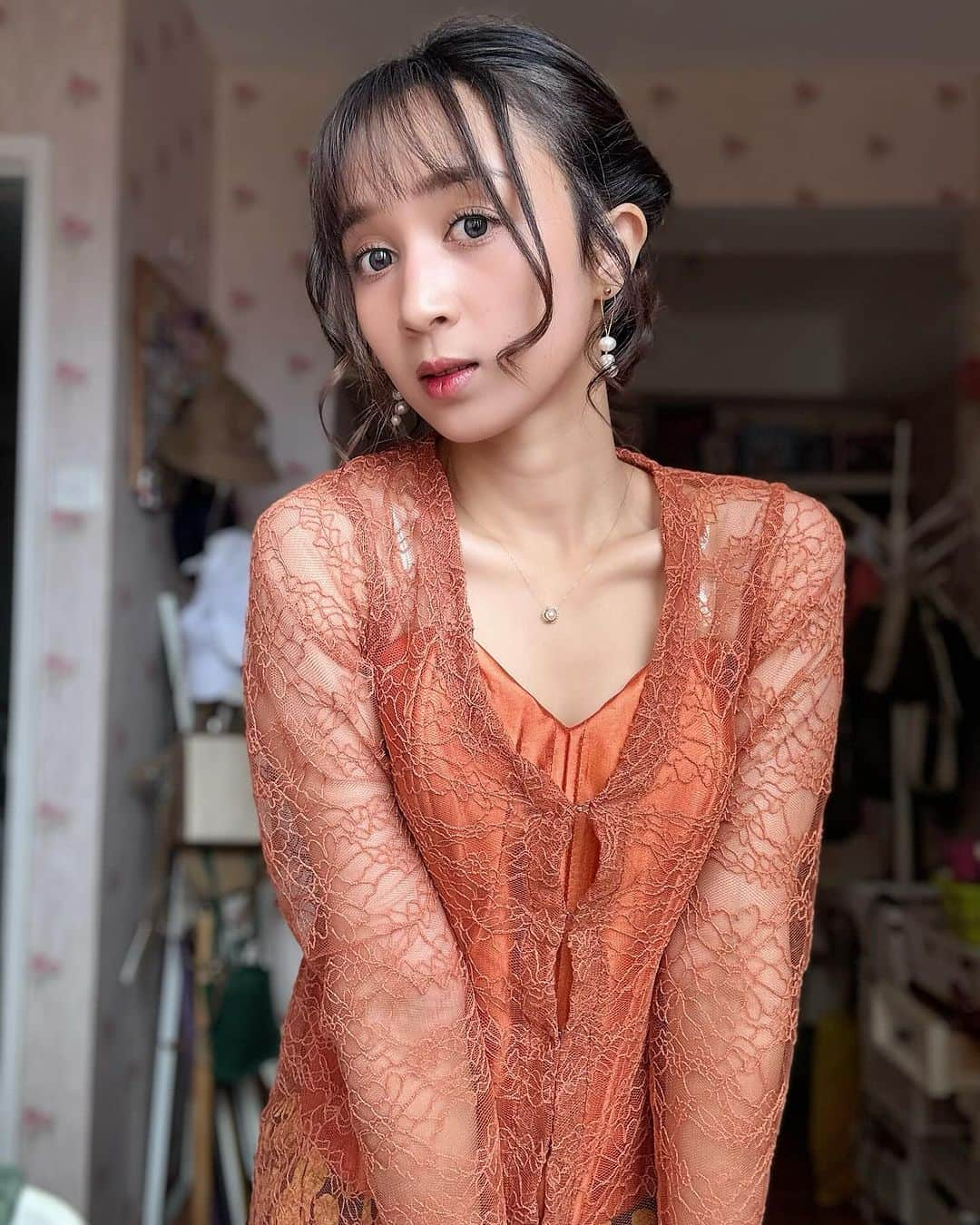 アヤナ・シャハブさんのインスタグラム写真 - (アヤナ・シャハブInstagram)「Jarang banget pake kebaya gini🧡 Suka deh 😍😍  #kebaya」12月5日 20時11分 - ayanashahab