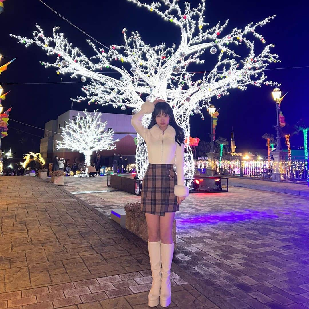 百田汐里さんのインスタグラム写真 - (百田汐里Instagram)「全身コーデ🤍☆彡  tops． @cherimi_official  skirt． @lipservice_official  boots． @lipservice_official  ． ．  #lipservice #fashion  #like  #instagram  #サイドポニー #冬服  #ootd  #シェリミー  #셀카  #좋아  #좋아요  #머리  #얼스타그램 #메이크업  #오오티디 #일상」12月5日 20時11分 - shi._.o19