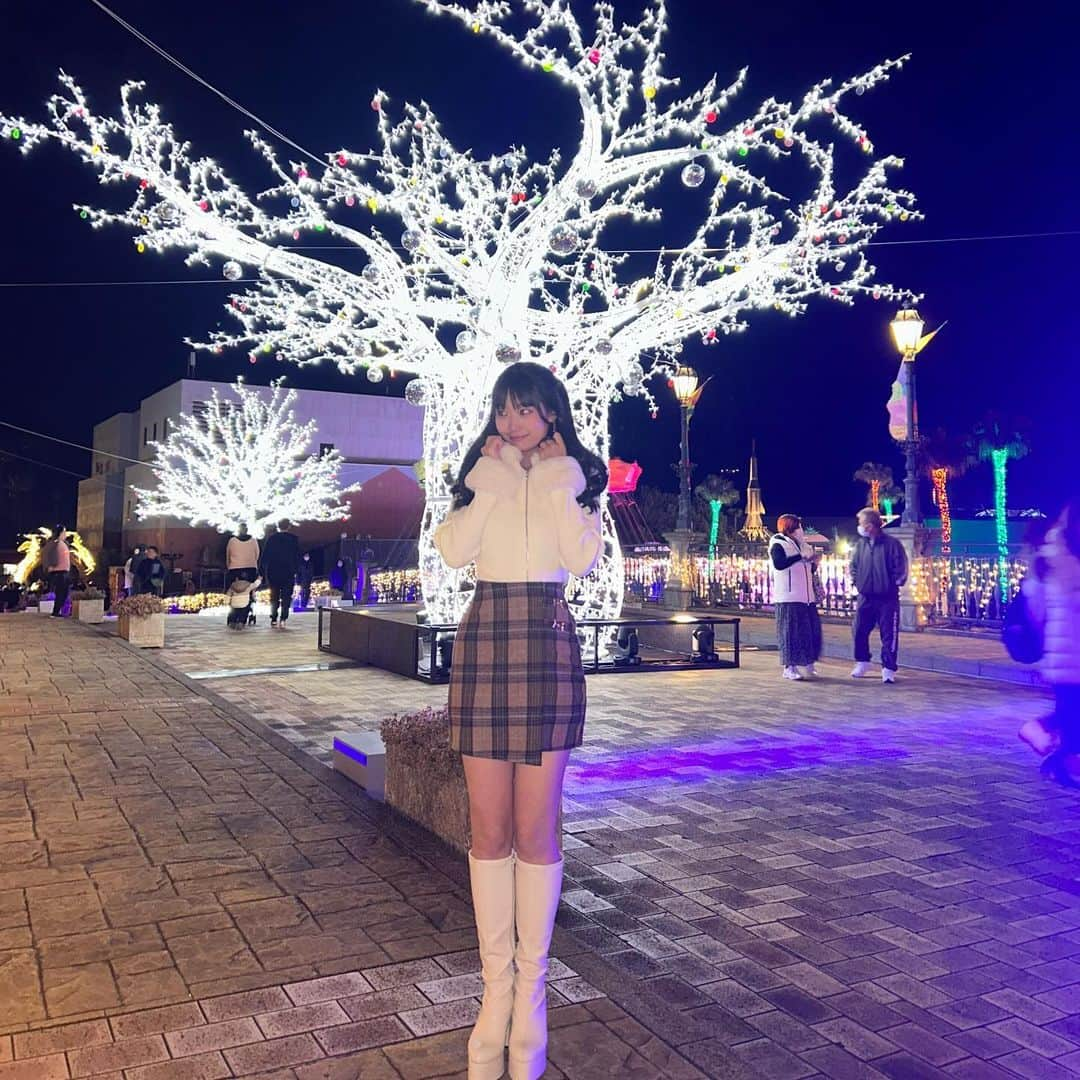 百田汐里さんのインスタグラム写真 - (百田汐里Instagram)「全身コーデ🤍☆彡  tops． @cherimi_official  skirt． @lipservice_official  boots． @lipservice_official  ． ．  #lipservice #fashion  #like  #instagram  #サイドポニー #冬服  #ootd  #シェリミー  #셀카  #좋아  #좋아요  #머리  #얼스타그램 #메이크업  #오오티디 #일상」12月5日 20時11分 - shi._.o19