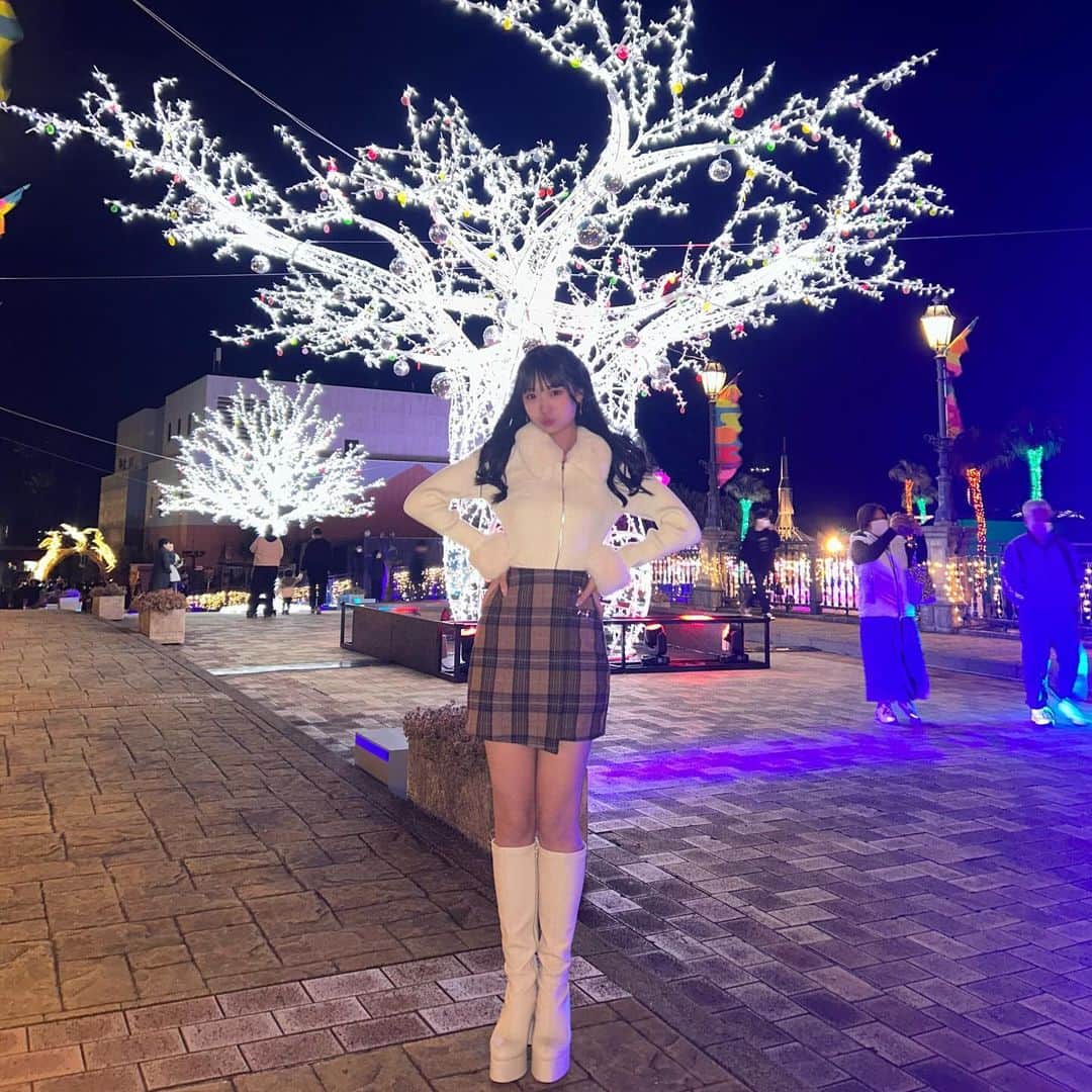 百田汐里さんのインスタグラム写真 - (百田汐里Instagram)「全身コーデ🤍☆彡  tops． @cherimi_official  skirt． @lipservice_official  boots． @lipservice_official  ． ．  #lipservice #fashion  #like  #instagram  #サイドポニー #冬服  #ootd  #シェリミー  #셀카  #좋아  #좋아요  #머리  #얼스타그램 #메이크업  #오오티디 #일상」12月5日 20時11分 - shi._.o19