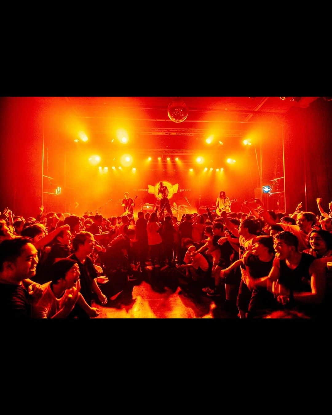 The BONEZさんのインスタグラム写真 - (The BONEZInstagram)「The BONEZ 10th Anniversary Tour "47 AREAS 40本目！！！ 周南 RISING HALL Thank you‼︎ photo by @ysz.photo  #thebonez #TheBONEZ  #骨から気合い」12月5日 20時11分 - the____bonez