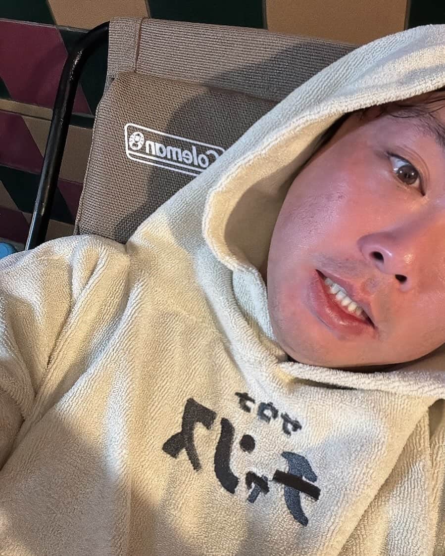 だーしま動画チャンネルのインスタグラム：「寒くなってきて水風呂に入れない臆病者です😂  #家サウナ」