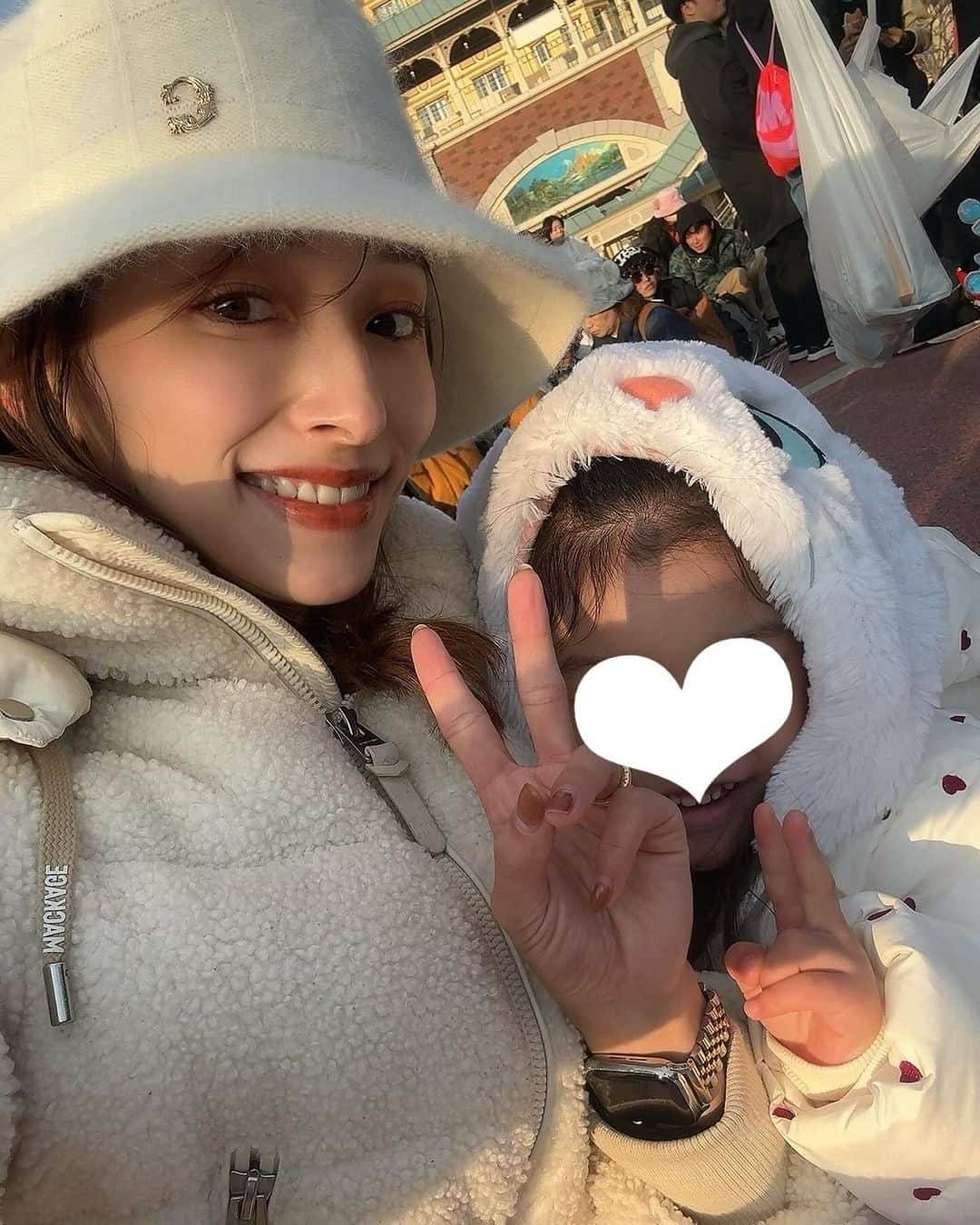 吉田理紗さんのインスタグラム写真 - (吉田理紗Instagram)「最近の楽しかった思い出たち🍨  1枚目の東京タワーは麻布台ヒルズ🗼 無料で誰でもいけるのすごいよね❤️  それにしてもホリデーの時期って どうしてこんなにワクワクするんだろう🎄🎁🎅🏼🪅」12月5日 20時24分 - yoshirisaa