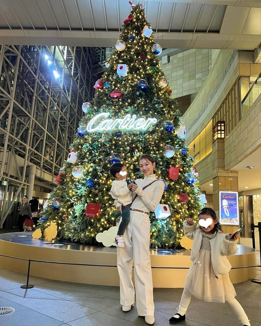 吉田理紗さんのインスタグラム写真 - (吉田理紗Instagram)「最近の楽しかった思い出たち🍨  1枚目の東京タワーは麻布台ヒルズ🗼 無料で誰でもいけるのすごいよね❤️  それにしてもホリデーの時期って どうしてこんなにワクワクするんだろう🎄🎁🎅🏼🪅」12月5日 20時24分 - yoshirisaa