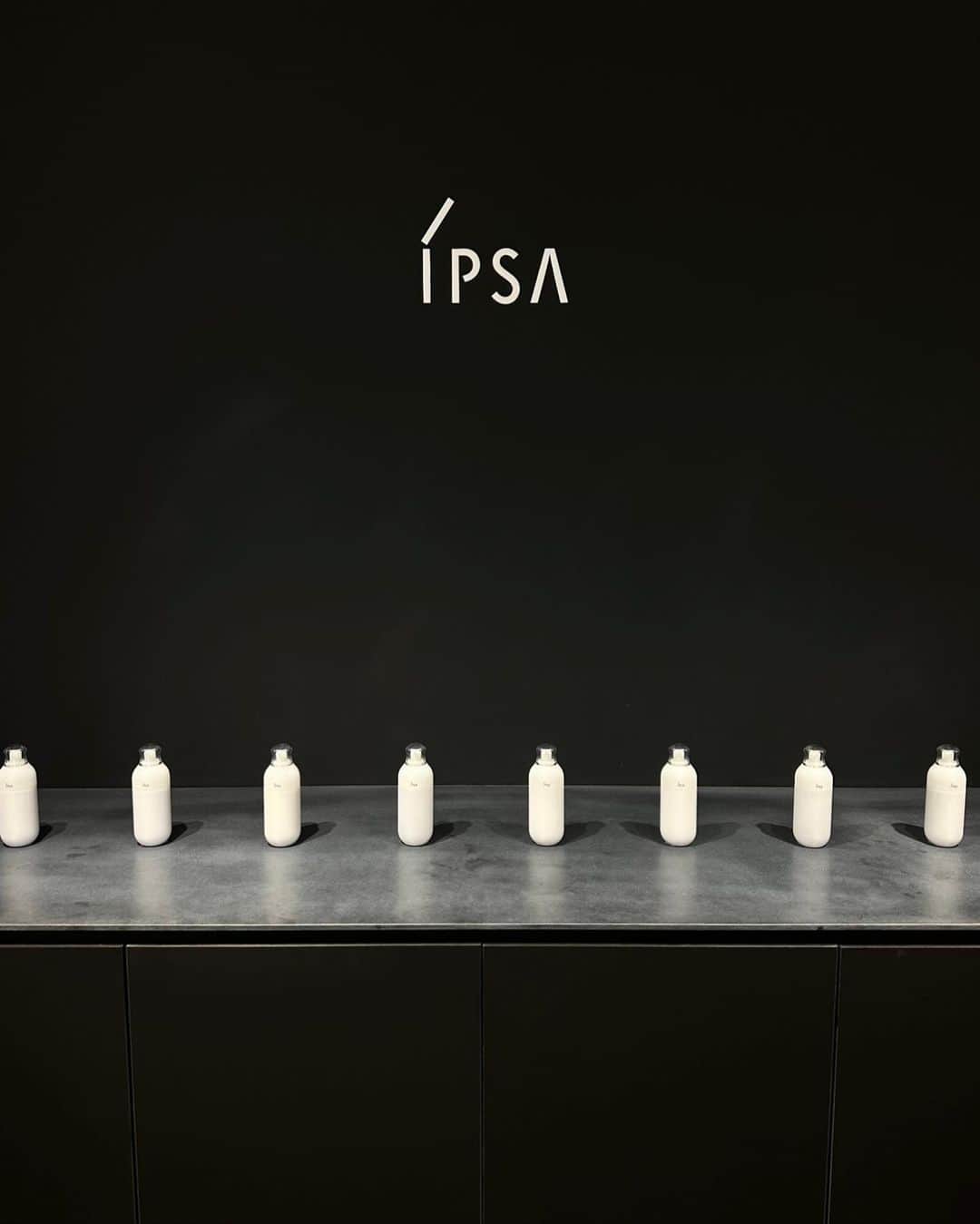 田中芽衣（めいめろ）さんのインスタグラム写真 - (田中芽衣（めいめろ）Instagram)「IPSA no NIWA 🪨♟️🕋 @ipsa_jp  IPSAで初めて肌のカウンセリング体験をさせて頂きました!  肌状態に合わせて16種類のMEから  自分に合う1本と、スキンケアレシピを発見。  製品発表会では、ハリに特化したIPSA最高峰化粧水 エッセンスローションアルティメイトについて お話をお伺いし、 自分の肌について見つめ直す貴重な時間を過ごさせていただきました☁️  #PR #IPSA #イプサ #肌測定 #エッセンスローションアルティメイト」12月5日 20時25分 - mei_tnk
