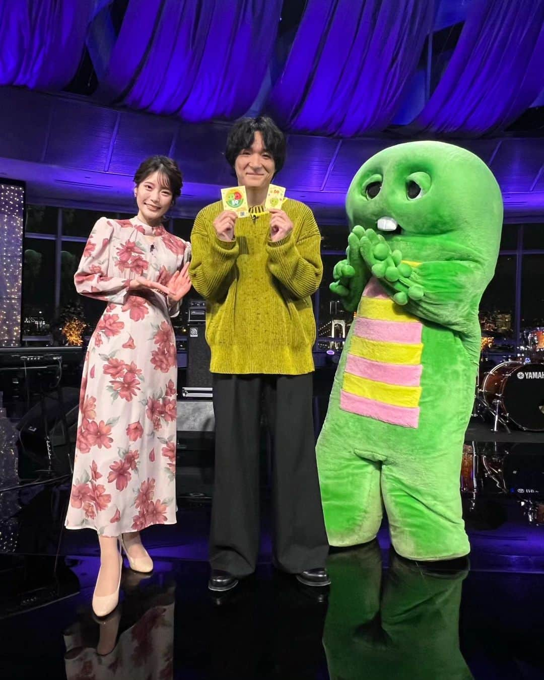 フジテレビ「プライムニュース イブニング」さんのインスタグラム写真 - (フジテレビ「プライムニュース イブニング」Instagram)「関東あす「雨のち晴天」 午前中は雨が降ったりやんだりですが、午後は 晴れそうです🌧️🌤️ 傘の置き忘れにご注意下さい⚠️  きょうの天気は、あすFNS歌謡祭で歌唱するシンガー・ソングライターの石崎ひゅーいさんとお届けしました🎤  石崎さん、ガチャピンと会うこと楽しみにしていてくれたそうです🎵  #イット #ソラよみ #石崎ひゅーい　@huwie_ishizaki #竹俣紅　@benitakemata_official #ガチャピン　@gachapin_official #FNS歌謡祭 @fns_kayosai #天気 #お天気」12月5日 20時36分 - livenews_it