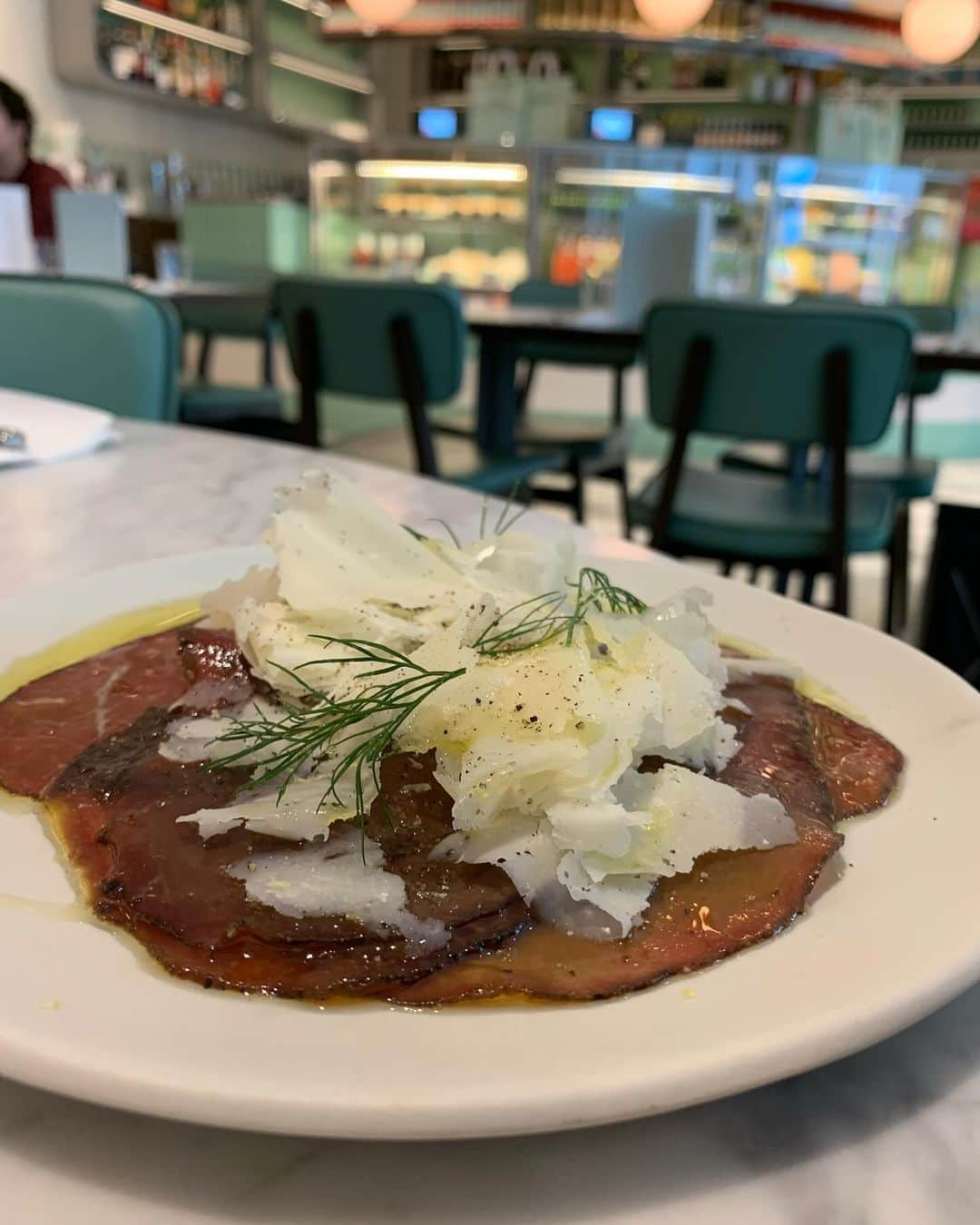 山崎みどりさんのインスタグラム写真 - (山崎みどりInstagram)「大好きなみかちゃんとlunch🍽️♥️ @kagomika   おしゃれlunch🍽️して @linastoresjp  おしゃれなcafe☕️に移動して 普通のcafe☕️に移動して 一軒目から三軒目まで終始ずーっと🍺飲んでた日。笑  もはや居酒屋スタートで良かったんじゃないか説ww  表参道あるあるだけど お店おしゃれなのにご飯が美味しくないお店が多め..🫢 だけど @linastoresjp は美味しかった♡ 予約してくれたみかちゃんありがと😘  この日は喋り倒して笑って あとみかちゃんのスタイルとトークと笑顔に癒された🥺✨  この日のコーデはオーバーサイズカーディガン @shein_japan  【23024861】  📌Coupon Code【EBSJP408】   ～¥5,999 ...15%off  ¥6,000〜 ...20%off  ↑12/31まで  ────────────────────────── #表参道ランチ#lunch#linastores  #sheincurve #fashion #coordinate  #SHEIN #SHEINjapan #SHEINforAll  #SHEINコーデ」12月5日 20時41分 - midori_yamasaki_