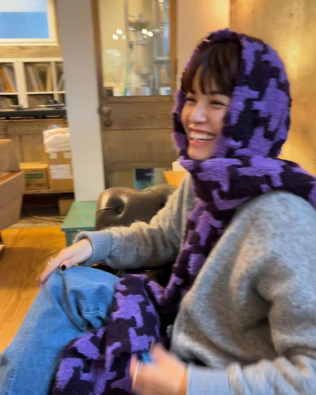 垣内彩未さんのインスタグラム写真 - (垣内彩未Instagram)「🧣🧣🧣  常に可愛いマフラー探してる🔍」12月5日 20時43分 - kakiuchiayami