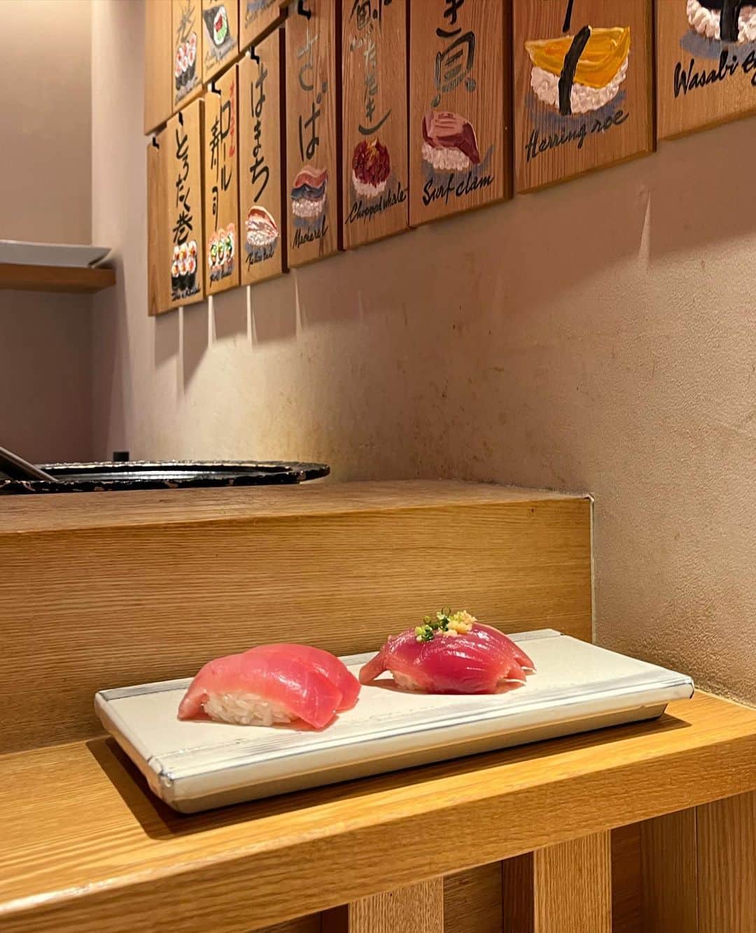 moeさんのインスタグラム写真 - (moeInstagram)「お仕事頑張って美味しいお寿司食べた今日でした^_^🍣」12月5日 20時43分 - m____wip