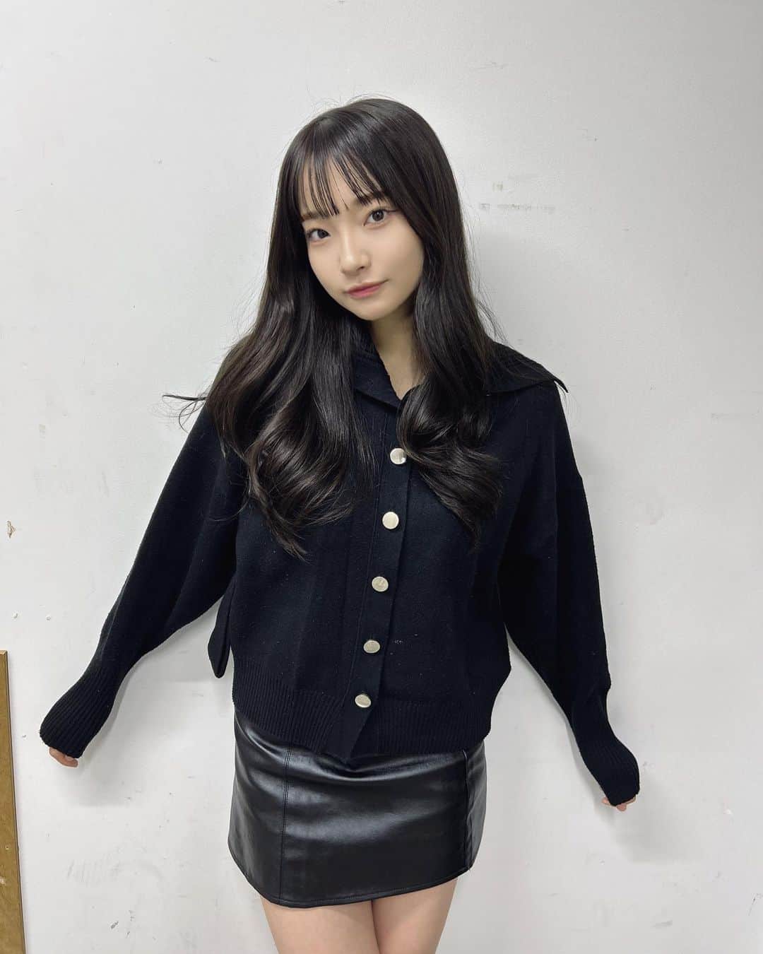 里仲菜月さんのインスタグラム写真 - (里仲菜月Instagram)「また黒い服😌」12月5日 20時44分 - natsuki_satonaka