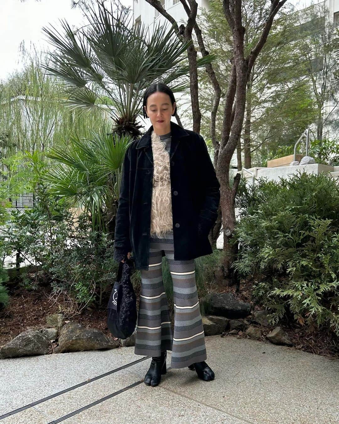 nao_nakabaのインスタグラム：「寒くなってきて、中にいろいろ重ねてます♡冬はモケモケがお供🥰やっぱりあったか便利✌️」