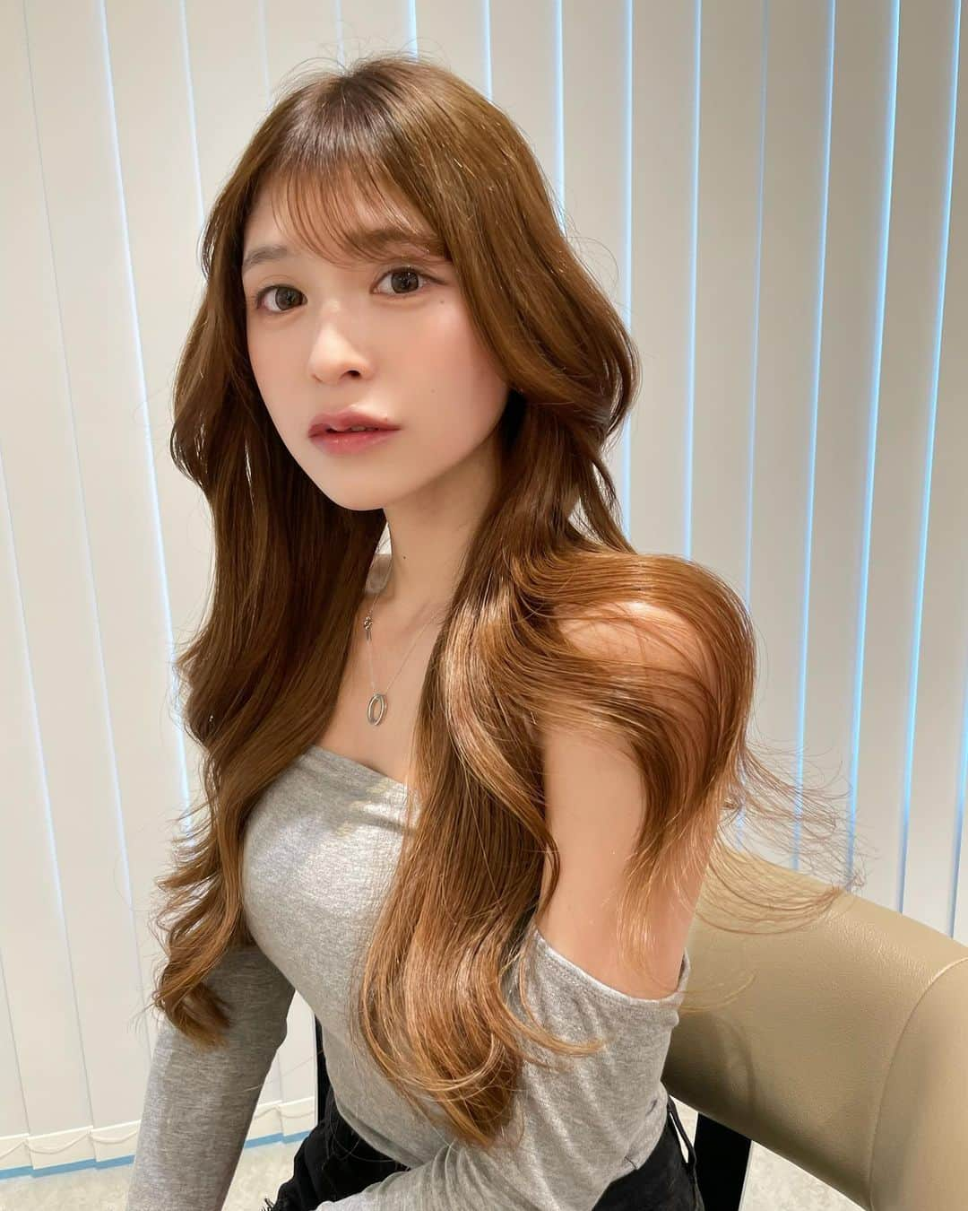 渋谷佳子さんのインスタグラム写真 - (渋谷佳子Instagram)「2023.12.05 ＊ このヘアスタイルずっと やってみたかった😖！！！ 可愛すぎる😖😖😖❤️‍🔥 動画はストーリーと少し違う バージョンを載せてるよ😽🫶 ＊ ＊」12月5日 21時13分 - nuuuun___01