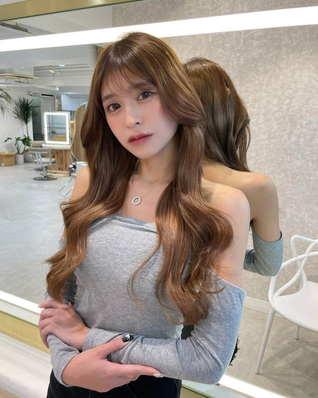 渋谷佳子さんのインスタグラム写真 - (渋谷佳子Instagram)「2023.12.05 ＊ このヘアスタイルずっと やってみたかった😖！！！ 可愛すぎる😖😖😖❤️‍🔥 動画はストーリーと少し違う バージョンを載せてるよ😽🫶 ＊ ＊」12月5日 21時13分 - nuuuun___01