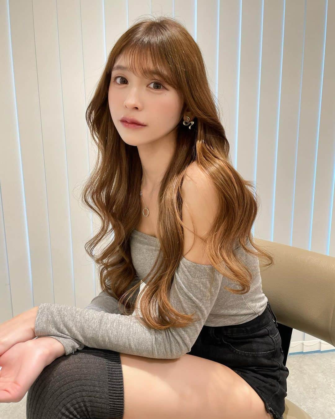 渋谷佳子さんのインスタグラム写真 - (渋谷佳子Instagram)「2023.12.05 ＊ このヘアスタイルずっと やってみたかった😖！！！ 可愛すぎる😖😖😖❤️‍🔥 動画はストーリーと少し違う バージョンを載せてるよ😽🫶 ＊ ＊」12月5日 21時13分 - nuuuun___01