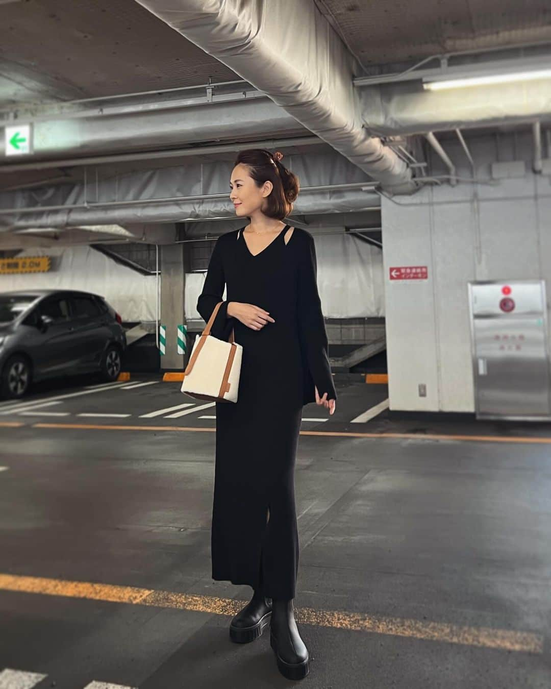 MAICOさんのインスタグラム写真 - (MAICOInstagram)「#outfit . . お買物の日のらくちんコーデ🚗😊  One piece... @amerivintage Shoes... @classicalelf_official Bag... @vasic_japan  #amerivintage #classicalelf #vasic #アメリヴィンテージ #クラシカルエルフ #ワンピース #ワンピースコーデ #ニットワンピ」12月5日 21時11分 - maico0327