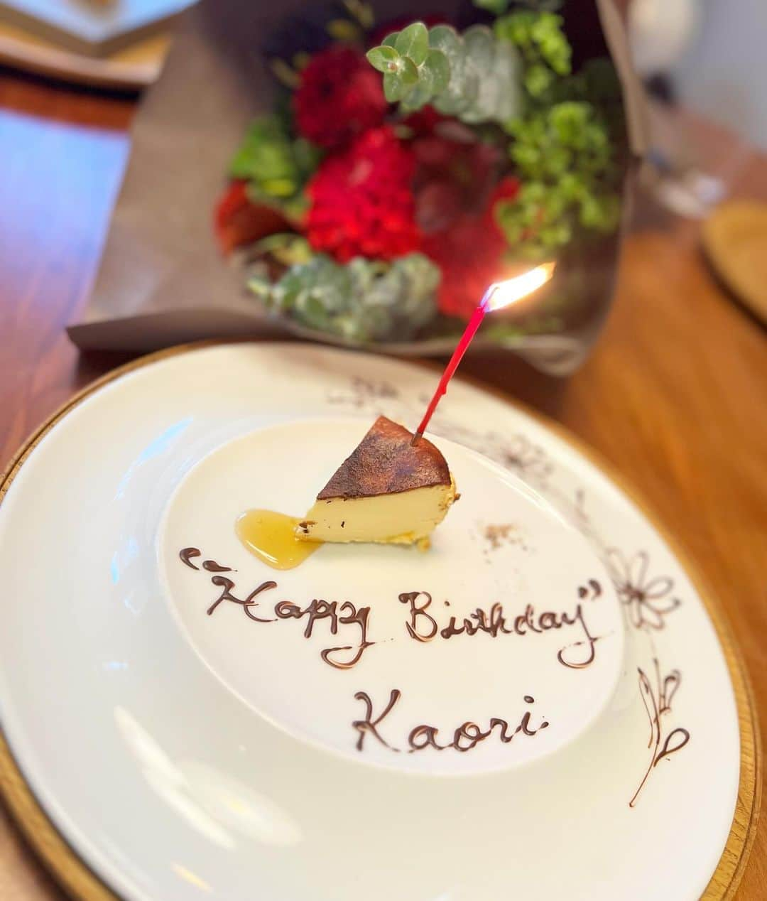 林香里のインスタグラム：「・ ・ 皆んな集まってお祝いしてくれましたー😌🥺🎂🎉 何歳になっても嬉しいっ♡♡♡ 皆んな有難うーーー!!! だいすきぁーーー!!!🫶🏻  #birthday#lunch#bestie」