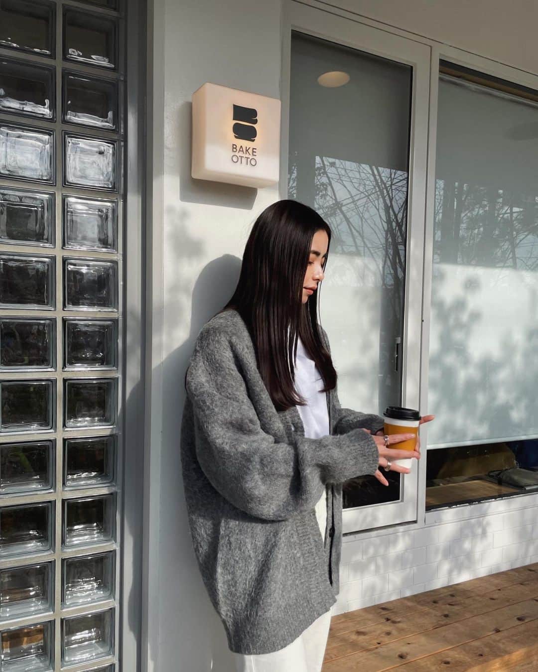 Yuki Ide | 井手 祐来のインスタグラム：「きょうふく 届いたばかりのカーディガン🐘 今年はグレーも多め」