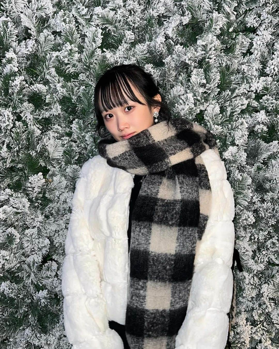 奥村梨穂のインスタグラム：「私はやっぱり私は雪が綺麗だねと笑うのは君がいい。」