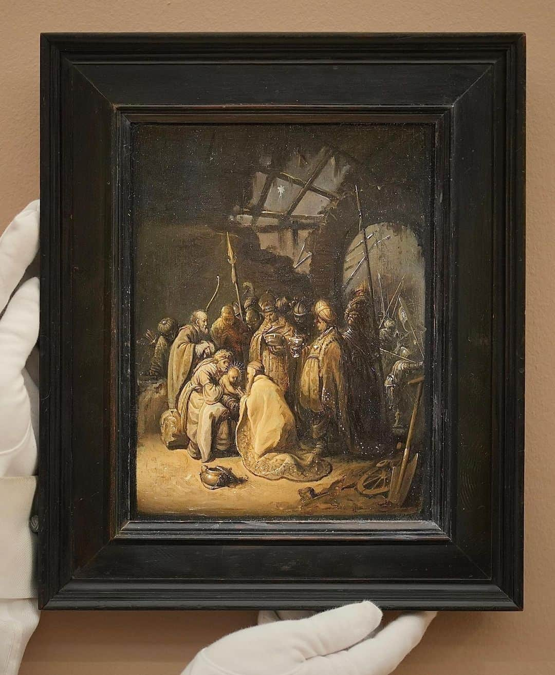 サザビーズのインスタグラム：「‘The Adoration of the Kings’ (c. 1628) encapsulates Rembrandt’s mastery of light and the level of care and attention he paid to his compositions. In this jewel-like work, which measures 24.5 x 18.5 cm, Rembrandt has employed two distinct sources of light: a warm-toned light, emanating from a lantern located out of view to the left of the composition, and a cooler white light from the star of Bethlehem above.    “Rembrandt was an artist who is as renowned for his production of etchings and drawings in monochrome as for his paintings in color, so this work is a stunning achievement in oil paint and is a testament to his ambition and self-awareness at the age of about 22. Very few narrative paintings by Rembrandt remain in private hands, making this an opportunity for a private collector or an institution that is as rare as it is exciting.” @georgegordon8181, Co-chairman, Old Master Paintings   This rediscovered work will headline the Old Master and 19th Century Paintings Evening Auction at #SothebysLondon on 6 December—discover more at the link in bio.   #SothebysOldMasters #Rembrandt」